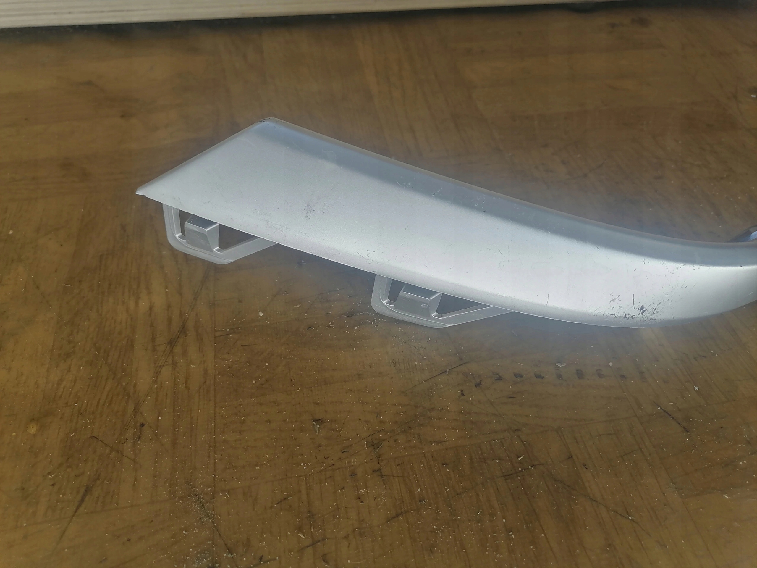 AUDI RS5 8W LISTWA ZDERZAKA PRAWA TYL 8W6807732 Strona zabudowy tył