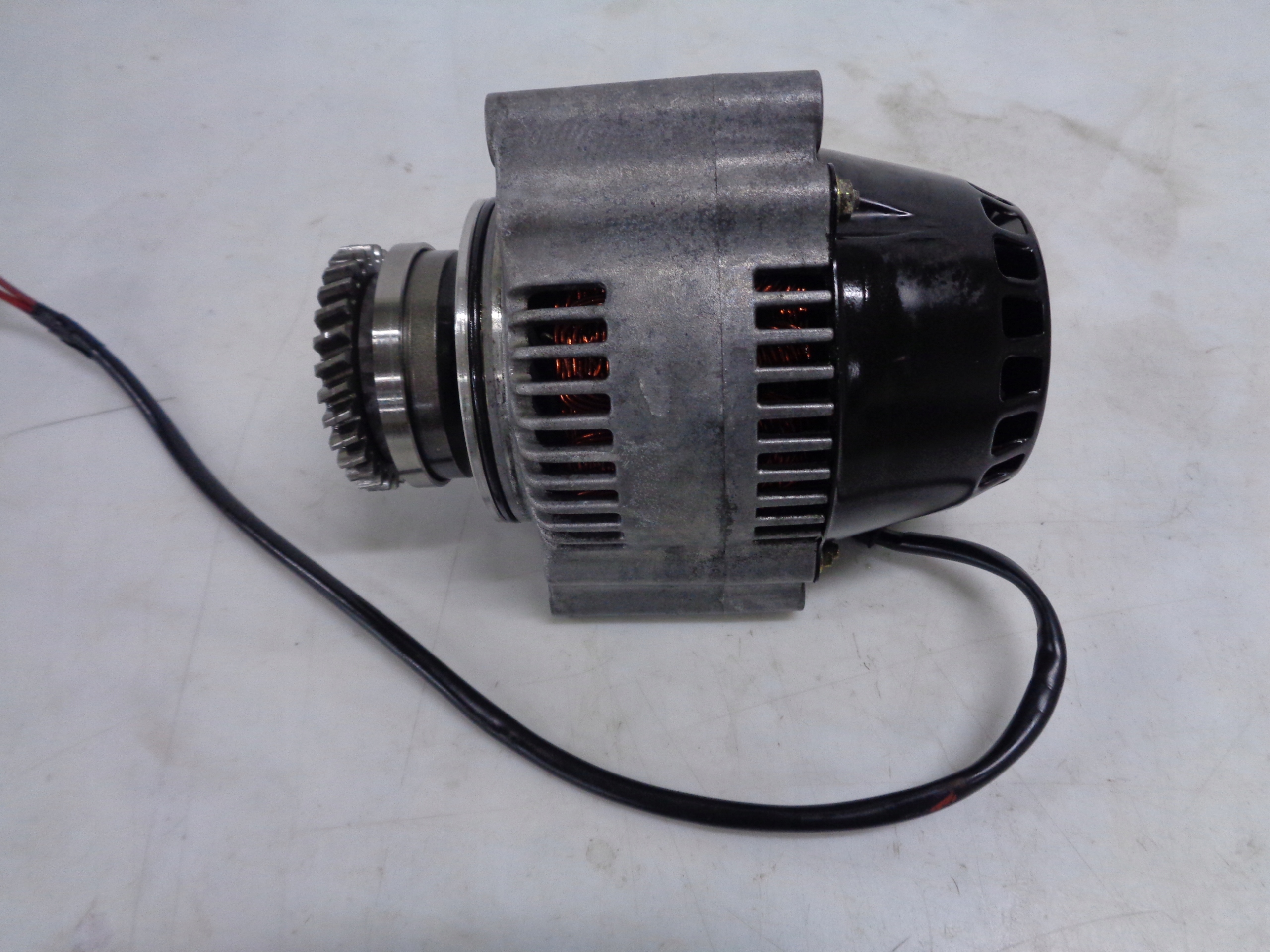 600/1200 - Suzuki Bandit GSF 600 95-00 генератор статор