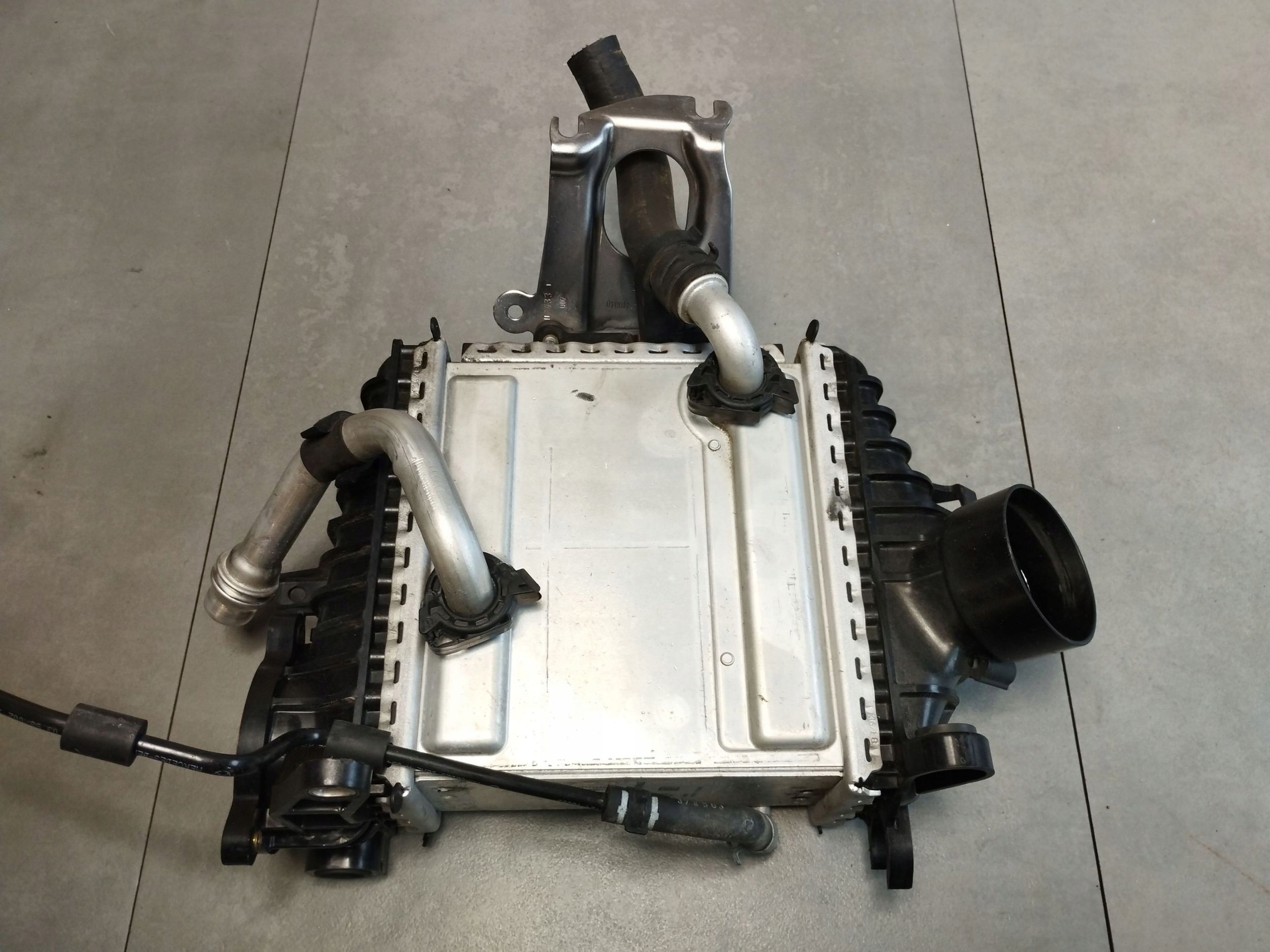 Mercedes-Benz E W213 2.0 CDI radiator intercooler A6540906100