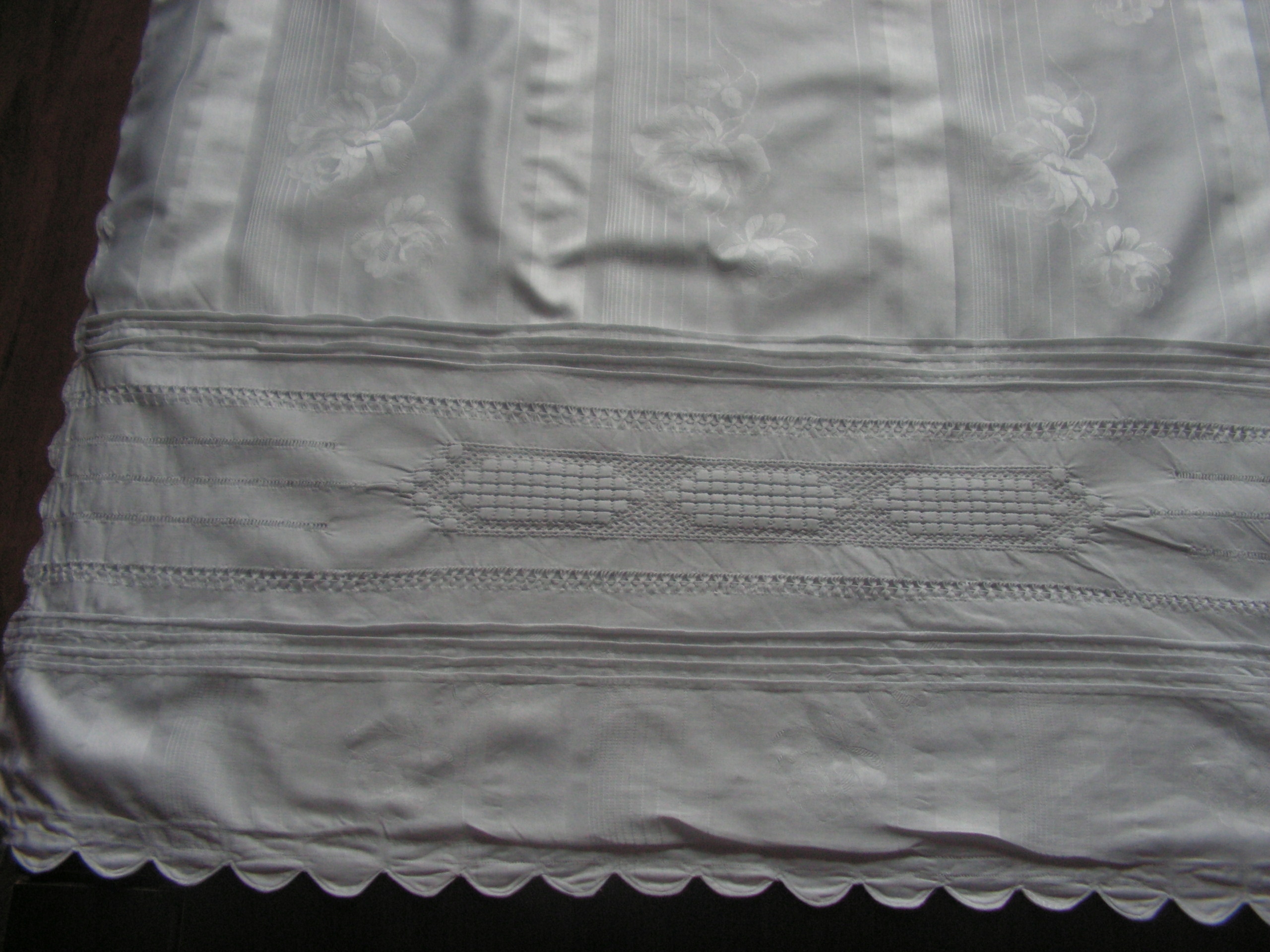 Милая Вышитая Наволочка