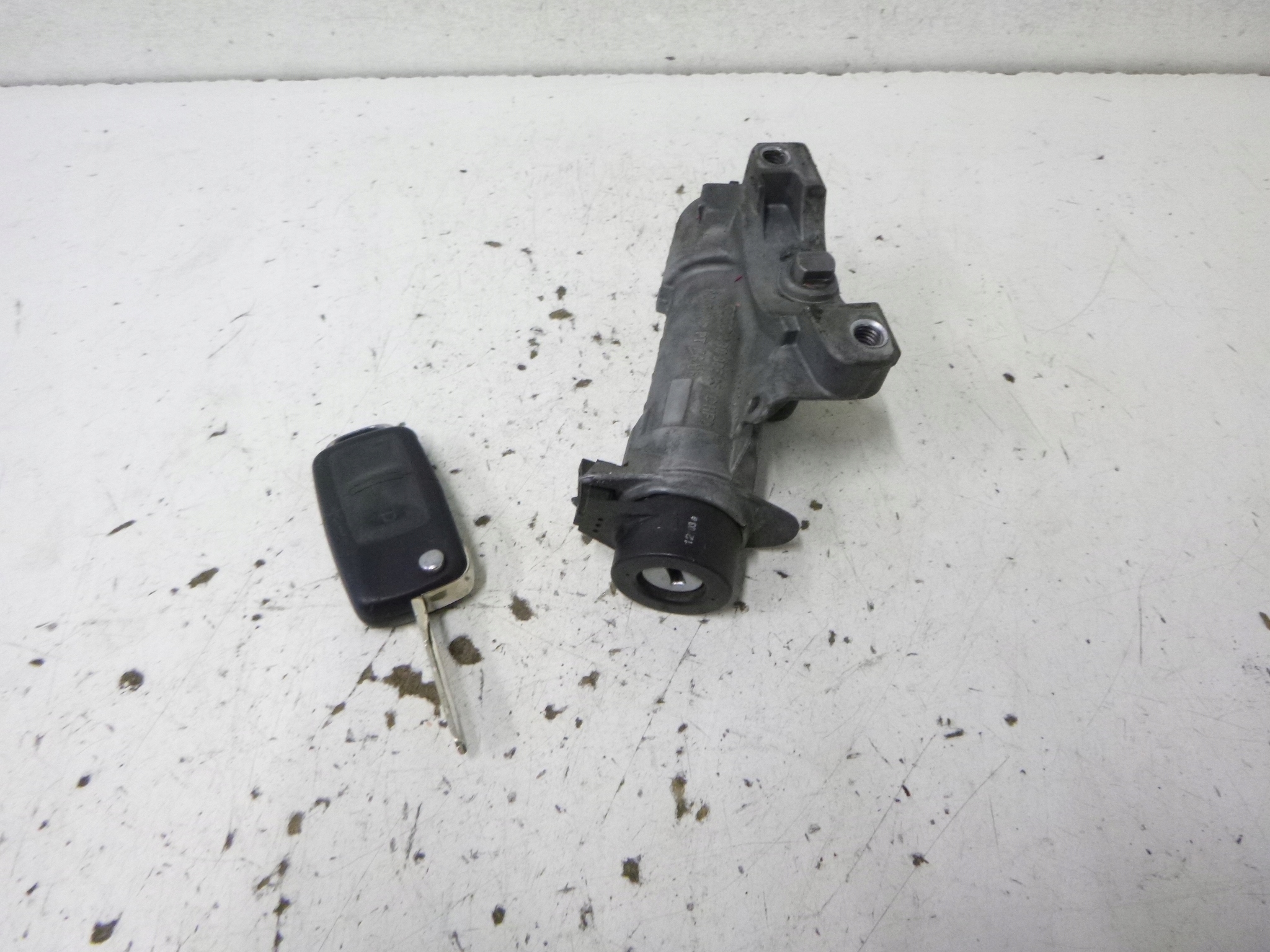 ignition + keys VW Passat B4 1.9 TDI 4B0905851C