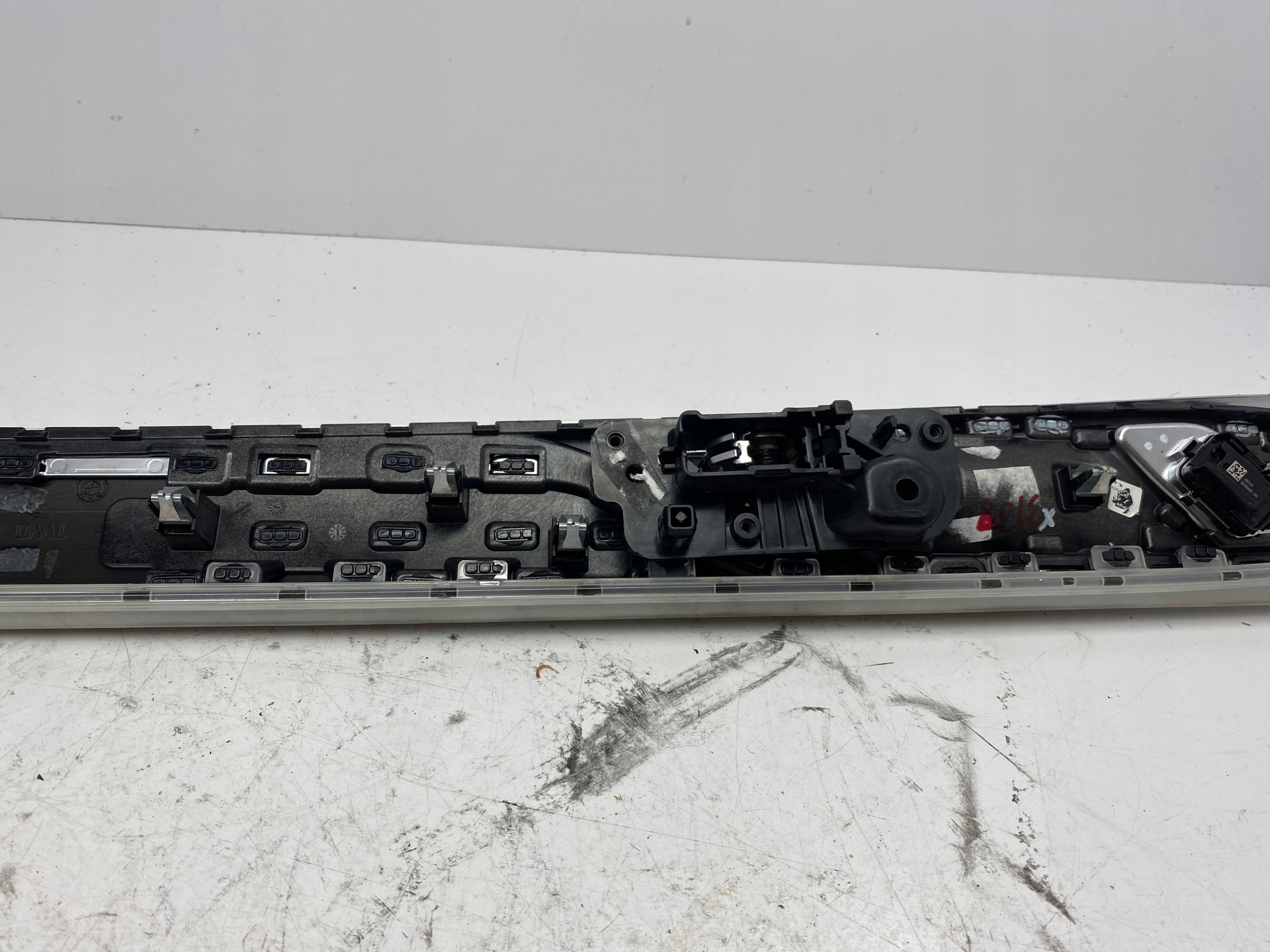 BMW 7 G11 lišta dveře levý předek