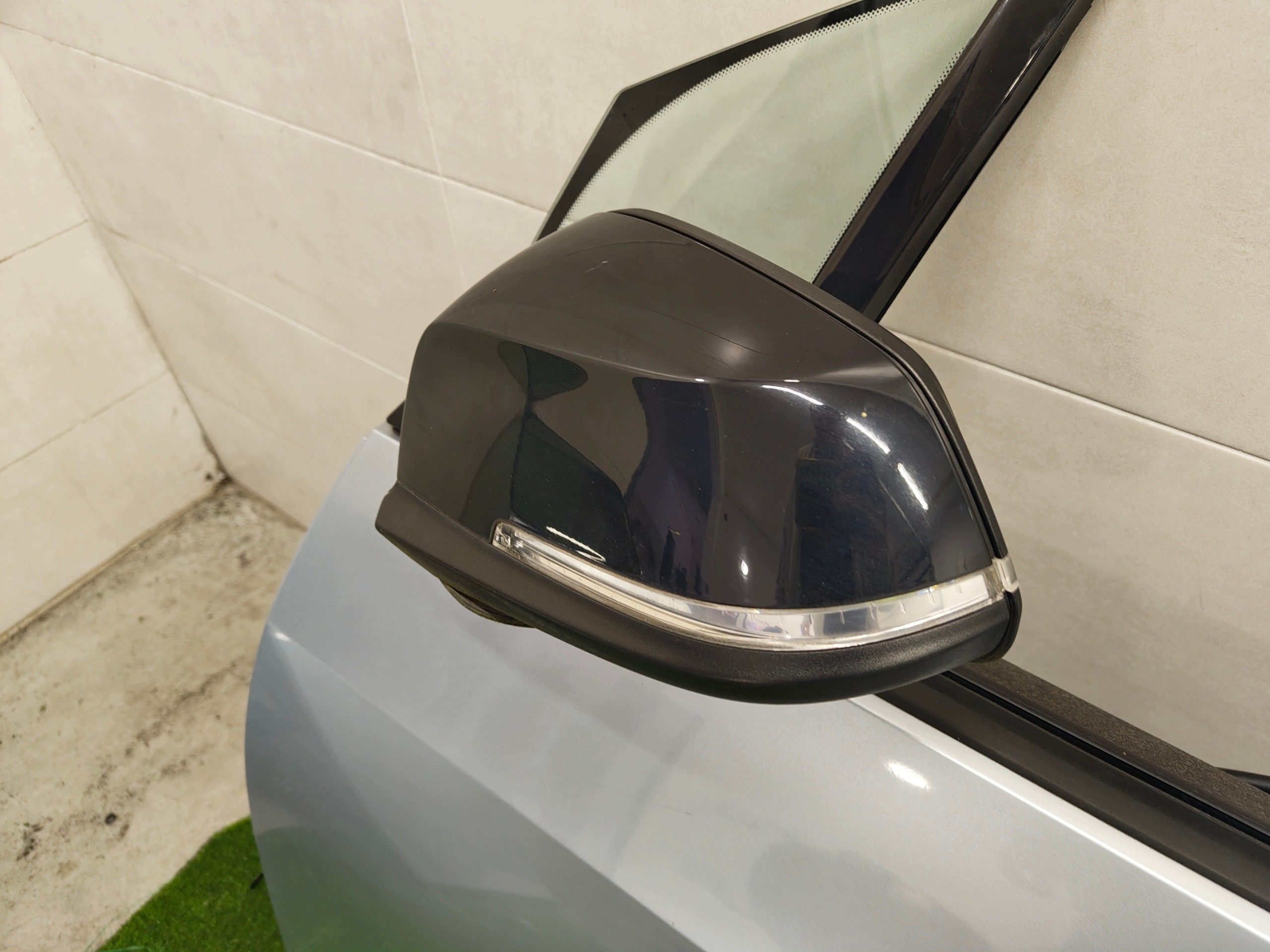 BMW i3 door left front mirror colour B72