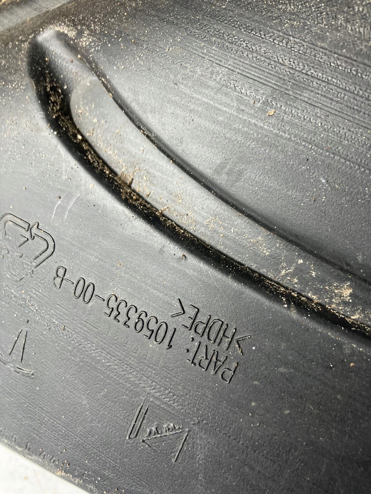 впуск труба дефлектор воздушный tesla MODEL S 1059335-00