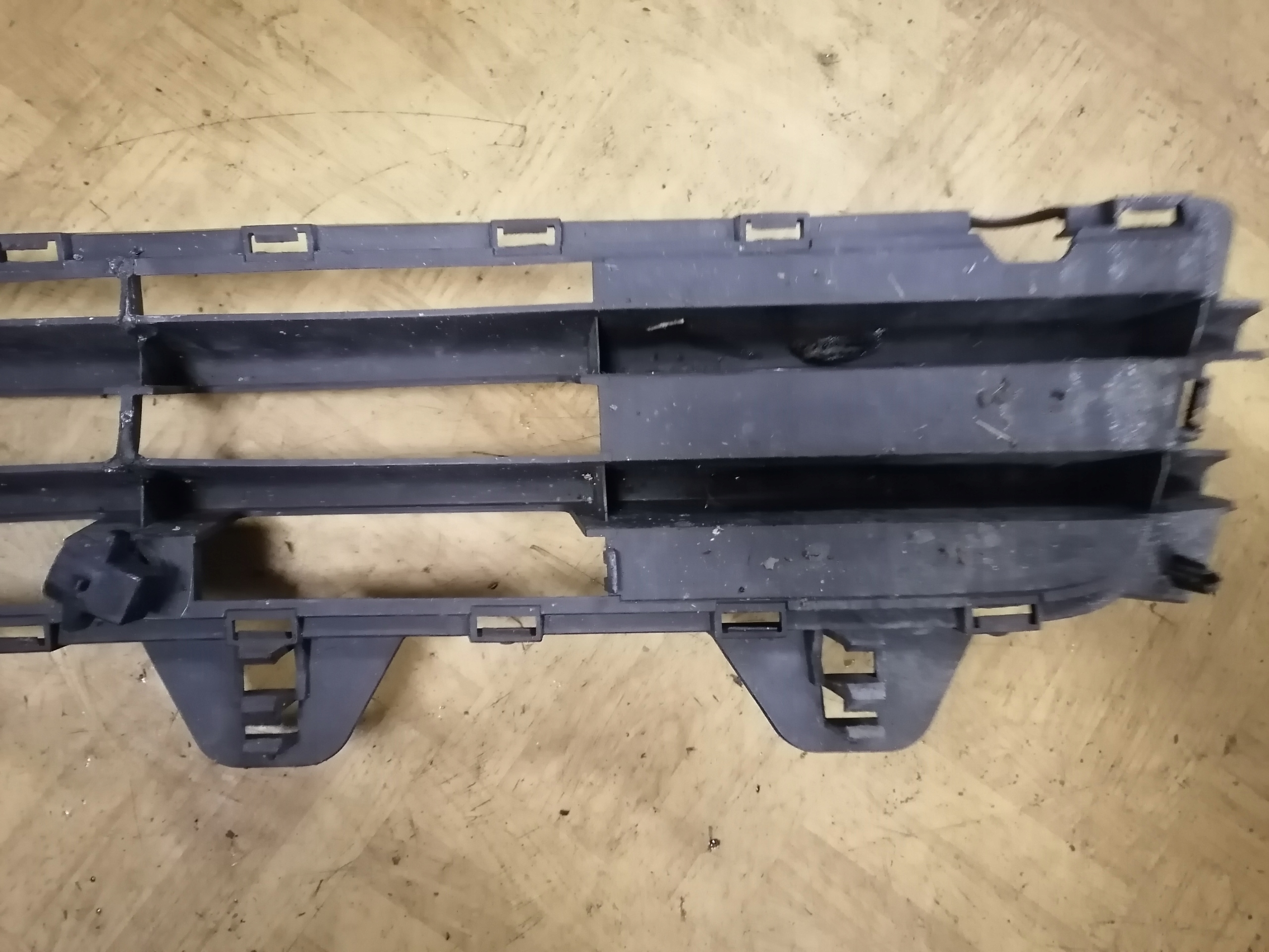 OPEL MERIVA A Lüftungsgitter mitte der Stoßstange 13184267