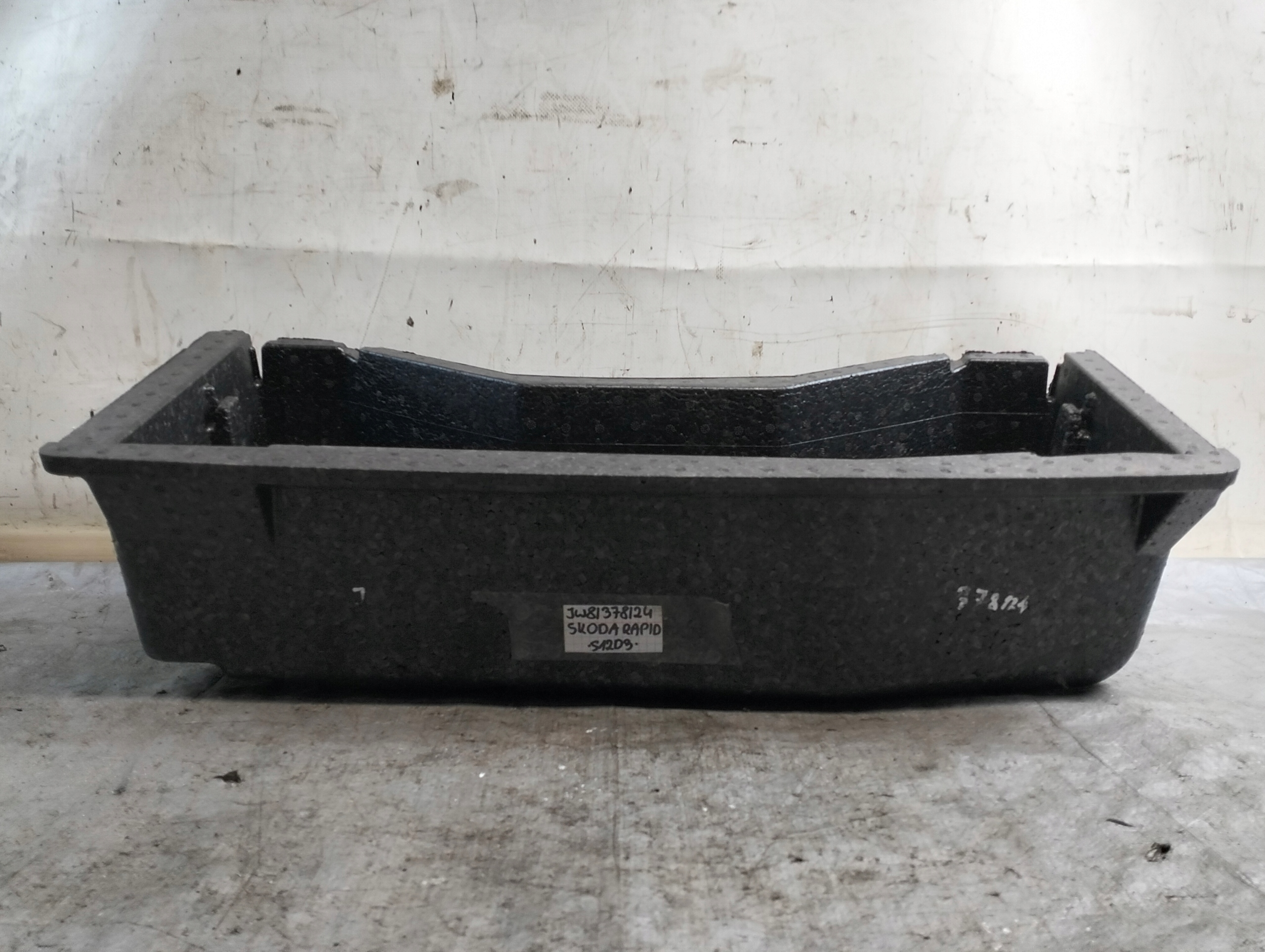 filling passenger compartment boot SKODA RAPID 2015r sedan