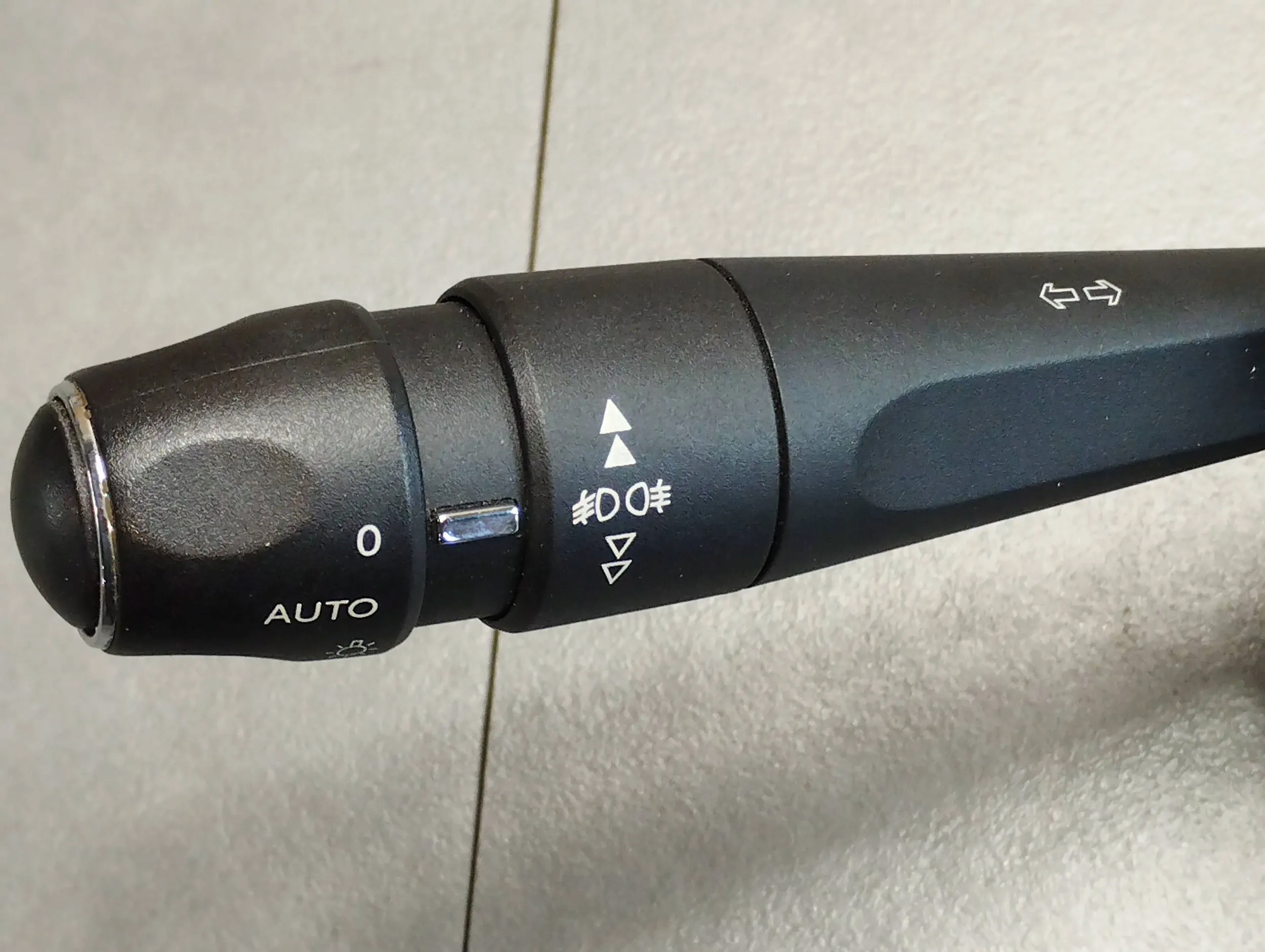 Peugeot 508 steering wheel levers and controls 96759260XT