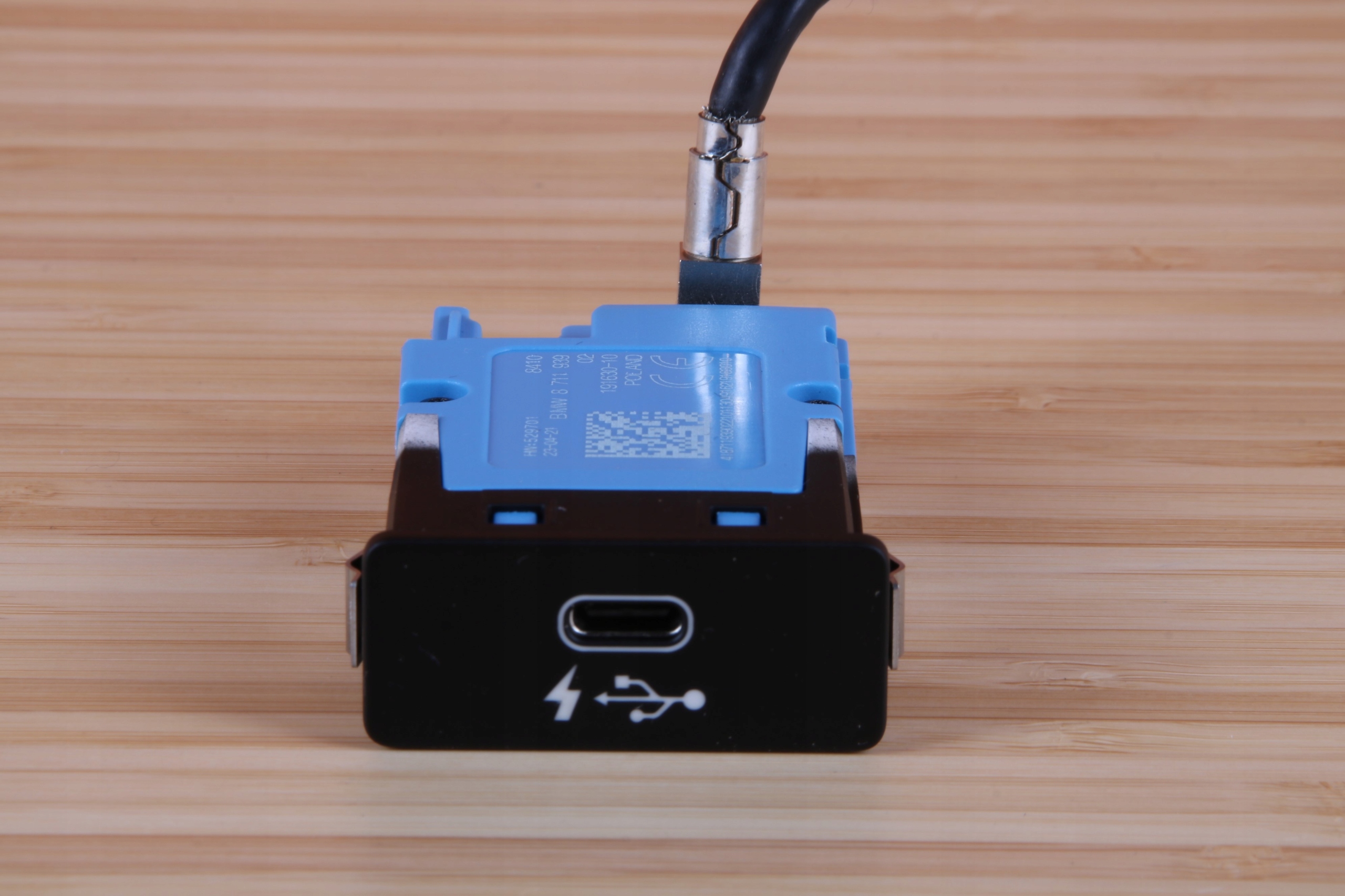 BMW G20 G21 G22 G23 G07 GNIAZDO PORT USB 8711939