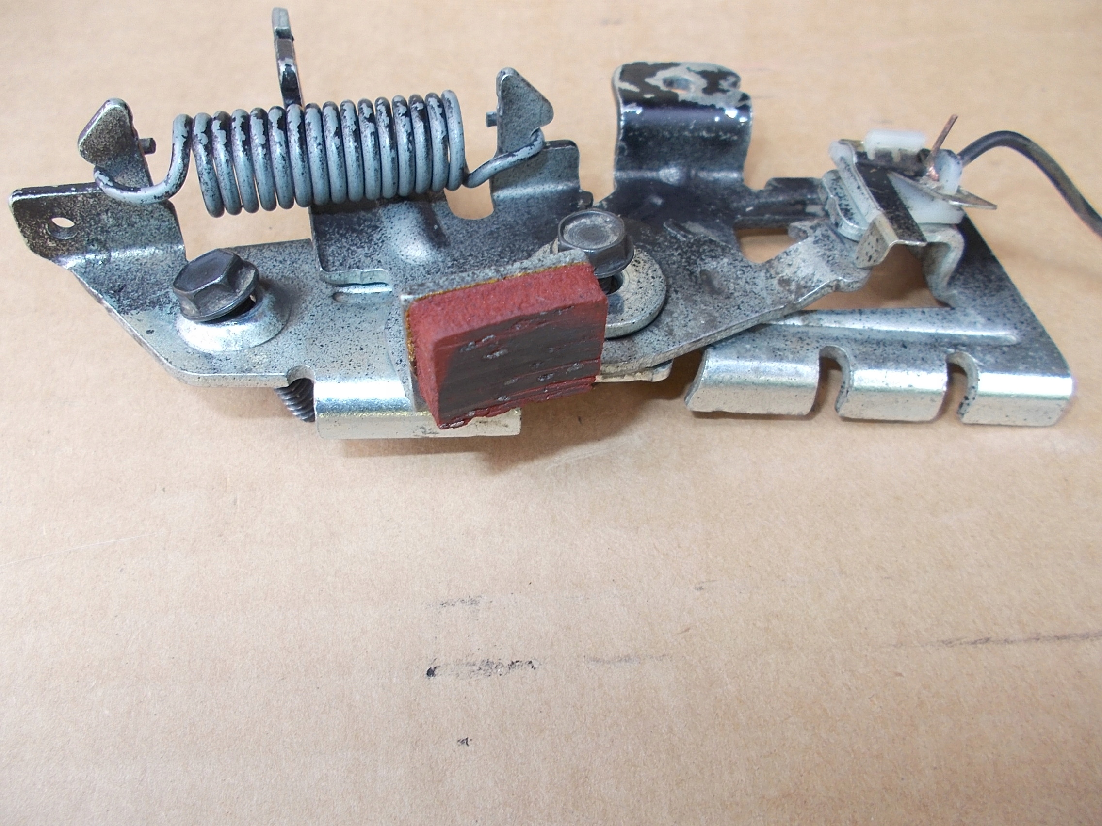 WYŁĄCZNIK HAMULEC BRIGGS 625 650 675 QUANTUM Kod producenta 675