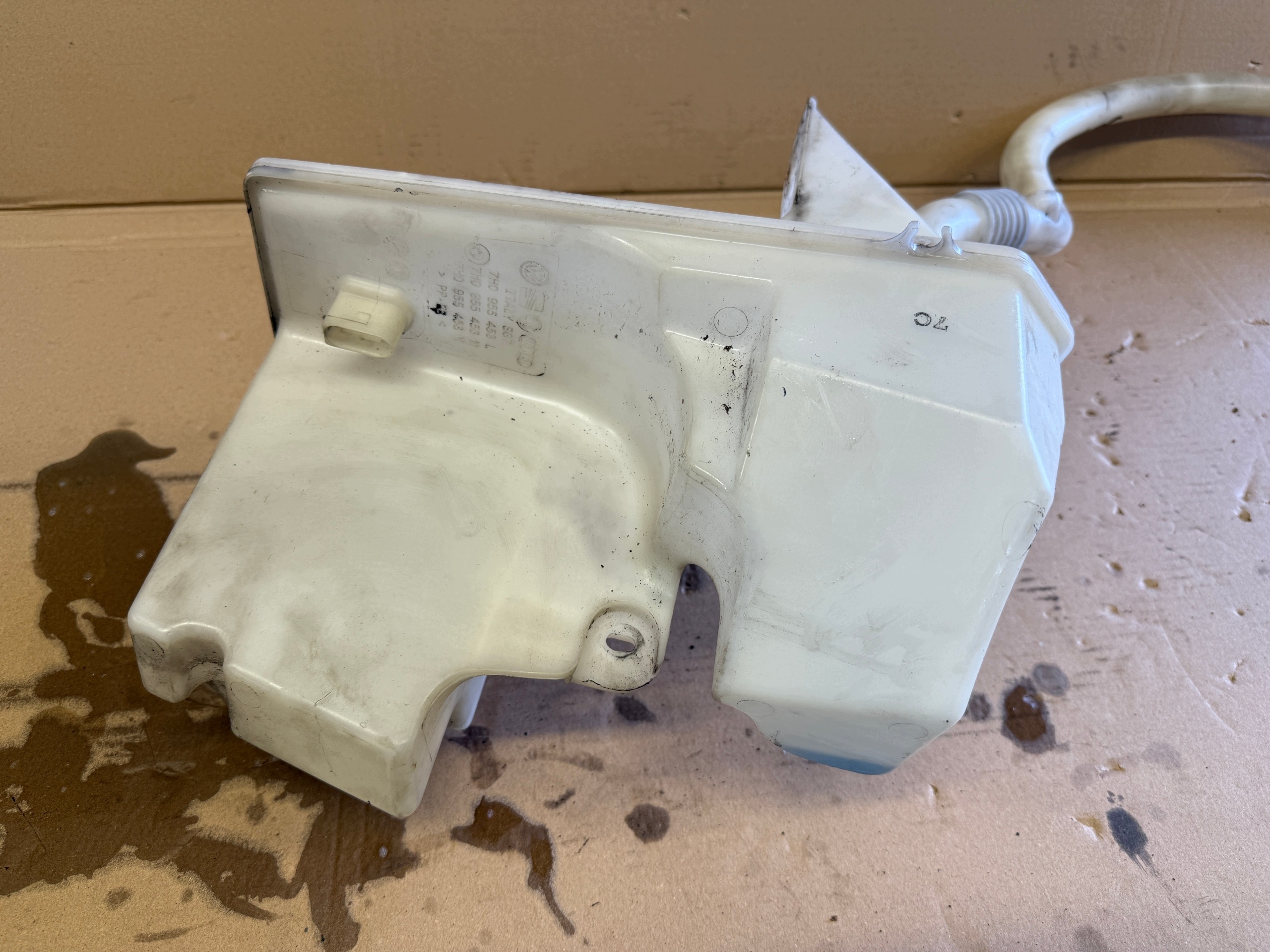 VW TRANSPORTER T5 tank washer fluid tank 7H0955453L