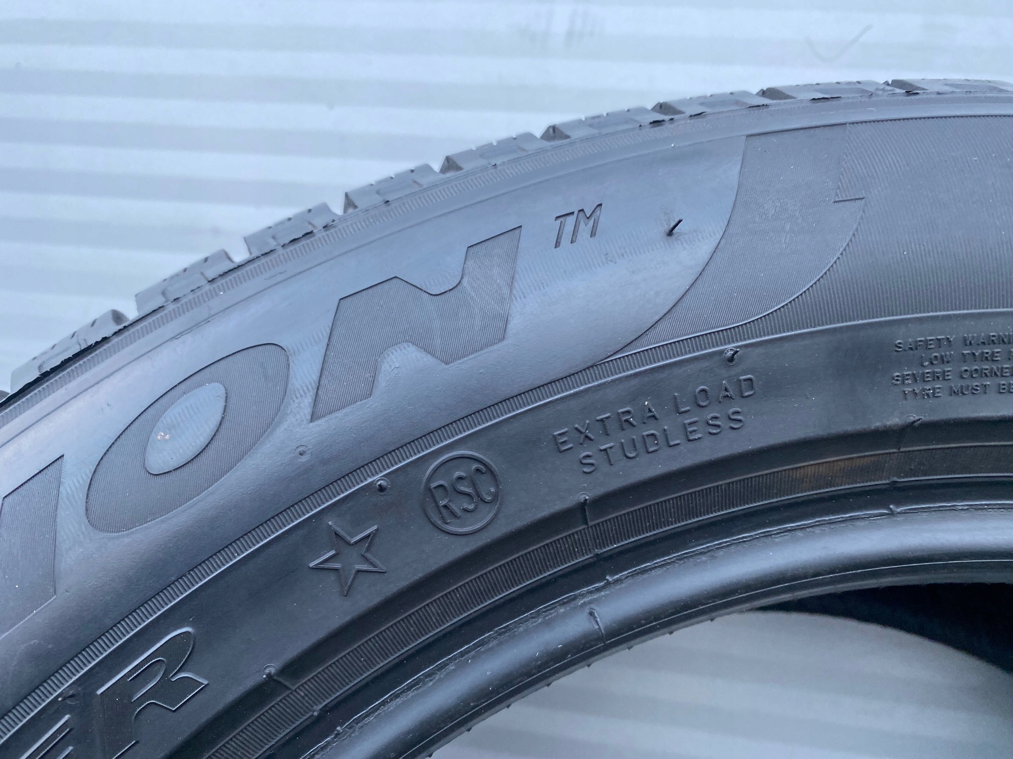 4szt OPONY ZIMOWE PIRELLI SCORPION 255/55/18 XL Run flat bdb stan ! Indeks prędkości H do 210 km/h