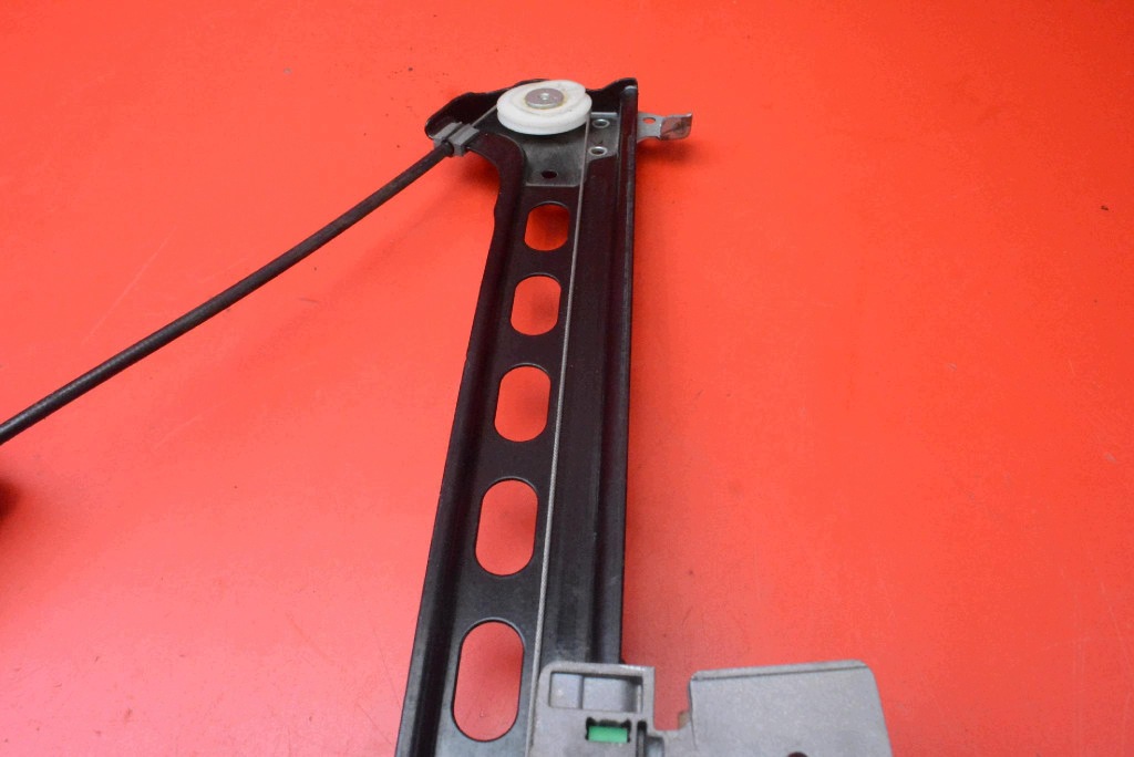 window regulator left rear part A2198200542 MERCEDES CLS C219 04-10