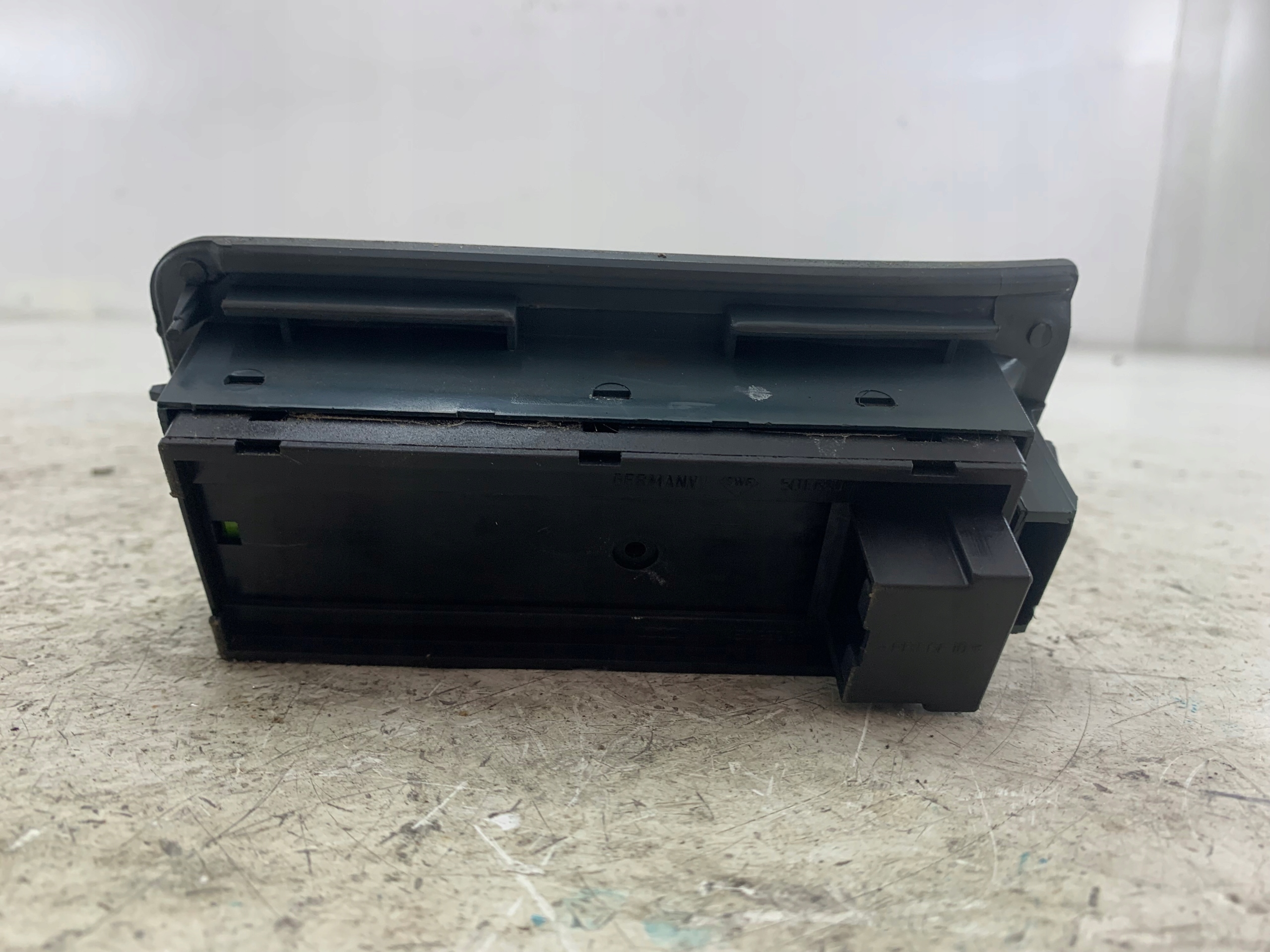 AUDI A3 8L switch PANEL of the window left front 4B0959851