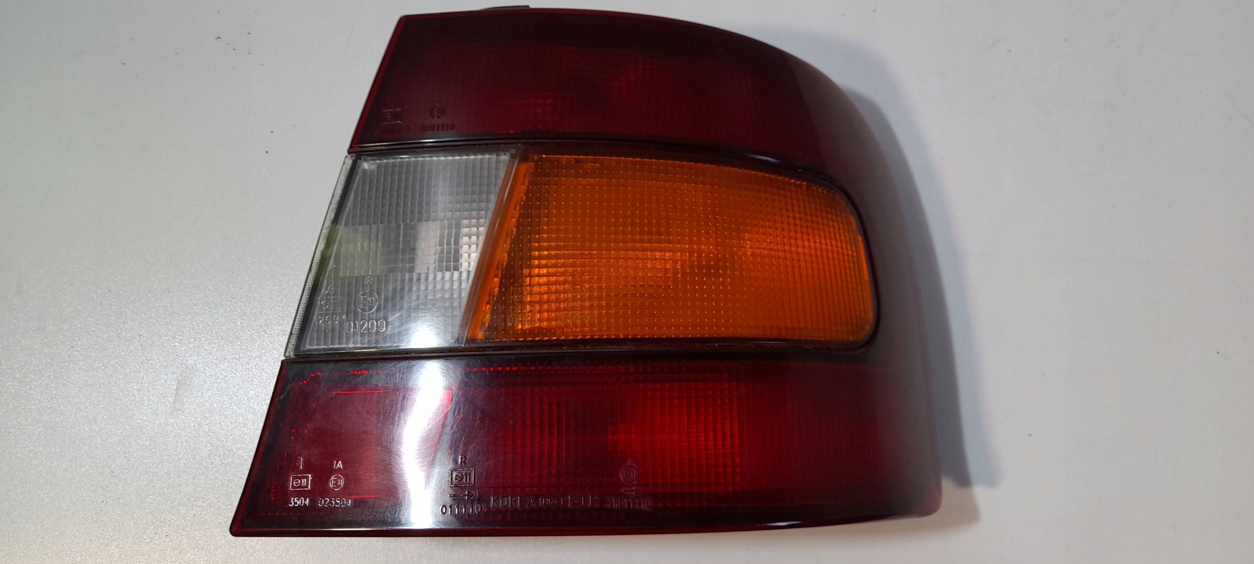 Hyundai Lantra and light rear right 7R011110 (R392)