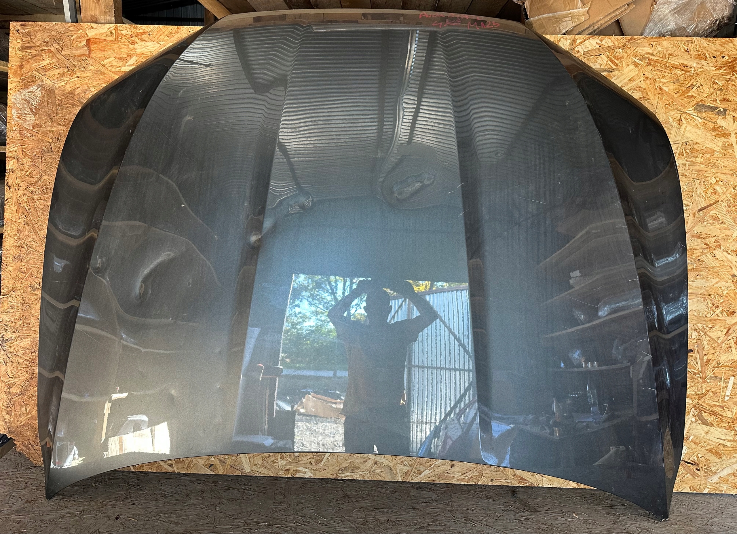 Капот кришка двигуна AUDI Е ТРОНke