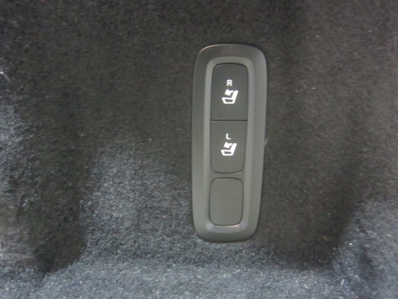 VOLVO XC60 II XC 60 right boot upholstery passenger compartment sump upholstery 31498359