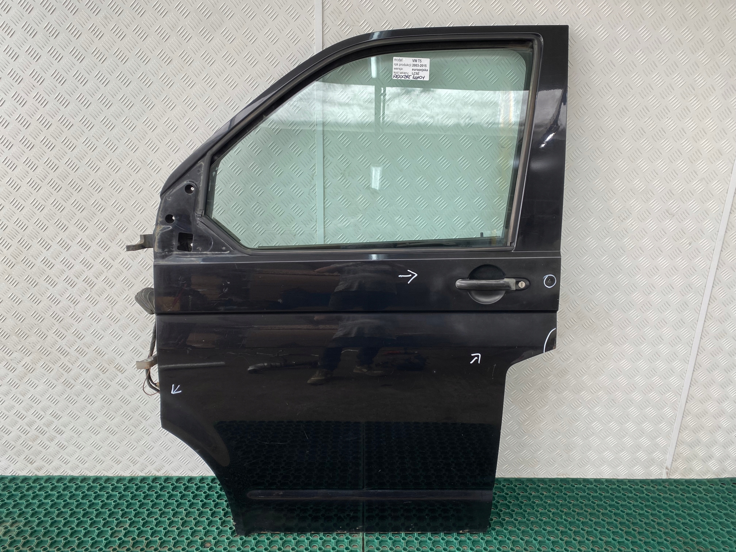 VW T5 03-09 door front left front complete colour LC9Z