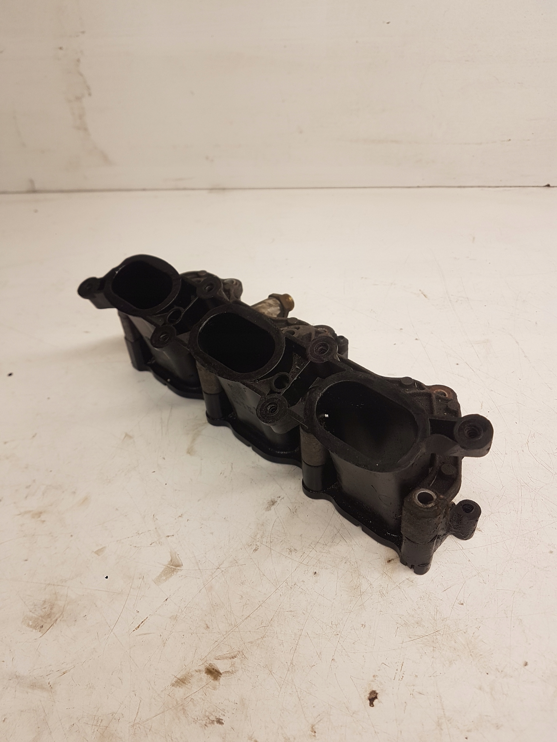 intake manifold AUDI A4 B7 A6 C6 3.2 FSI 06E133110J