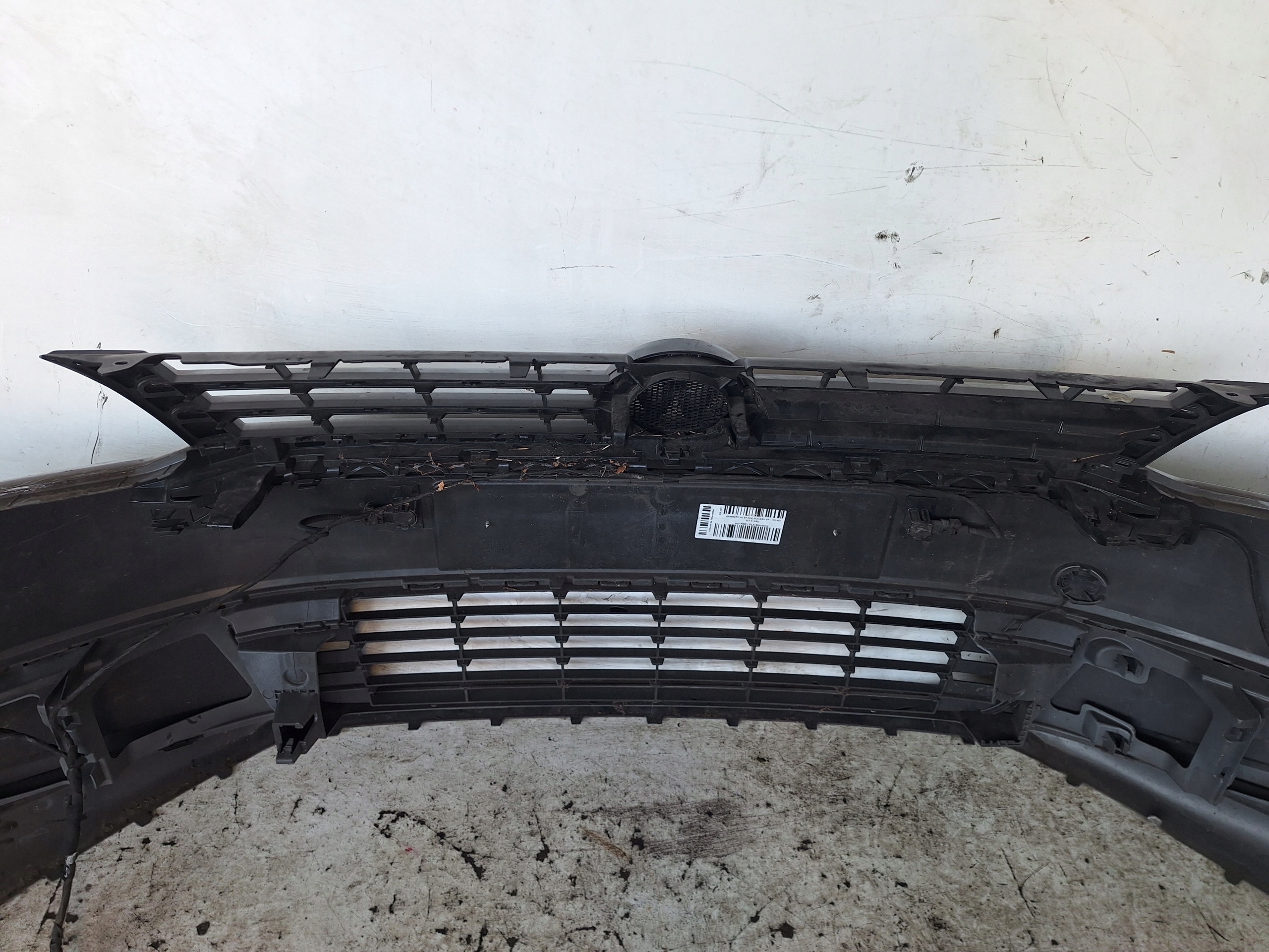 VOLKSWAGEN TOURAN II 11-15 bumper + 6 X PDC