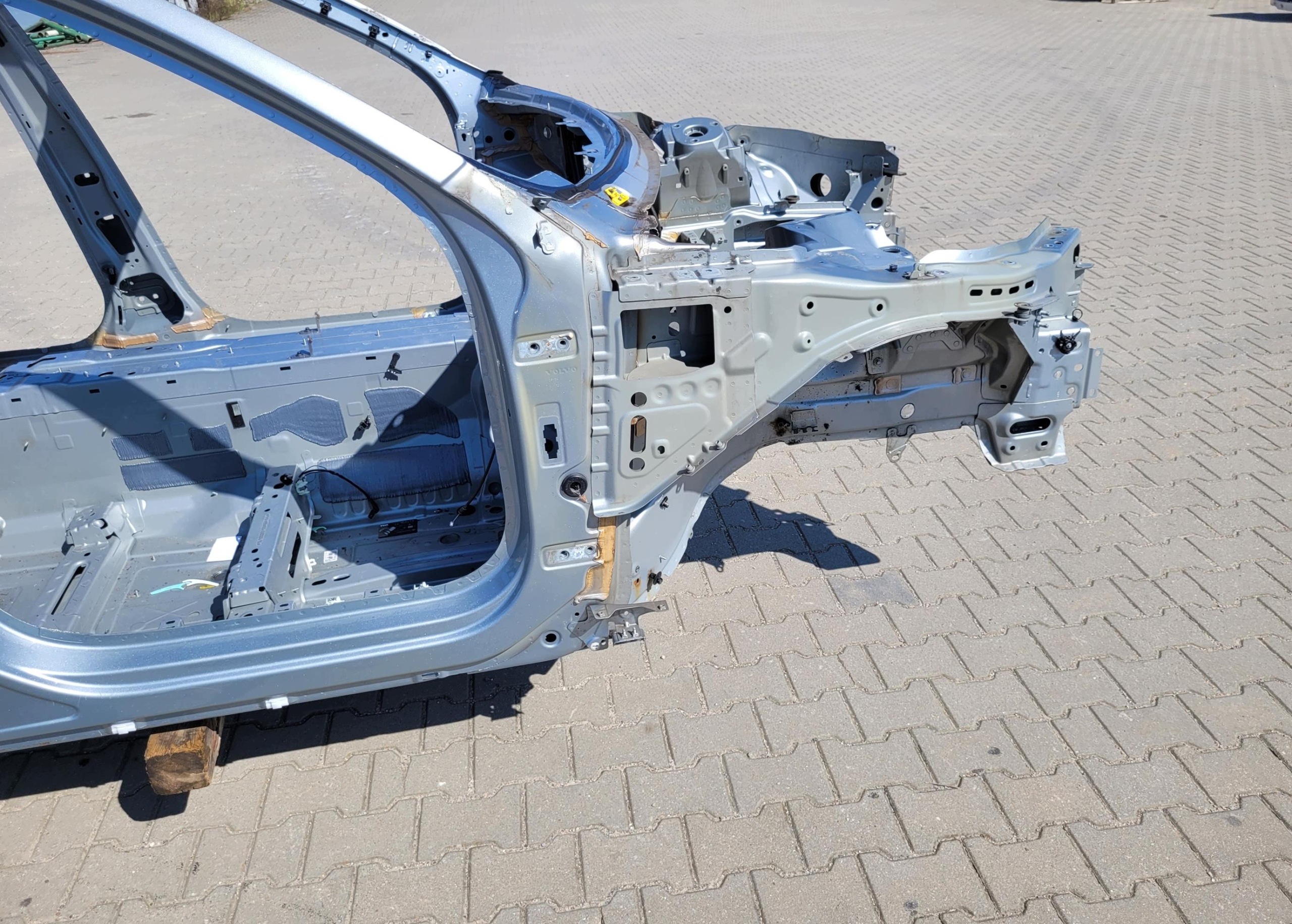 threshold right pillar quarter right quarter VOLVO XC60 II 477 -46