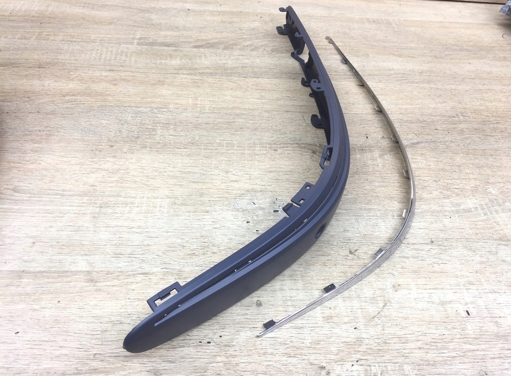 Listwa Zderzaka Prawy Przód CHROM AVANTGARDE Do Mercedes W211 2002-2006 Typ samochodu Samochody osobowe