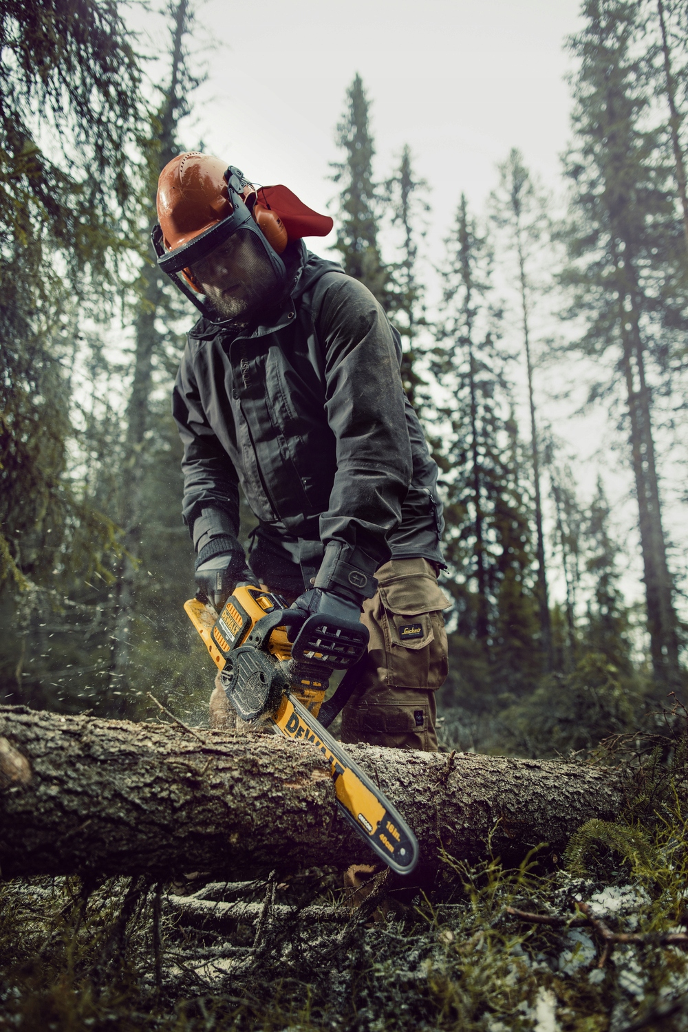 DEWALT PILARKA ŁAŃCUCHOWA 54V DCM575N 40 CM Marka DeWalt