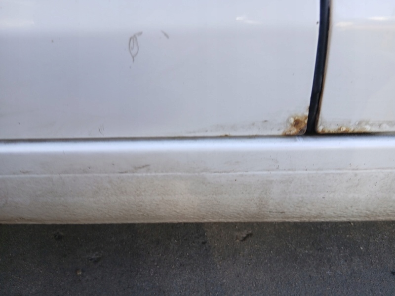 tür vorne links VW GOLF 6 NUMER LAKIERU LB9A