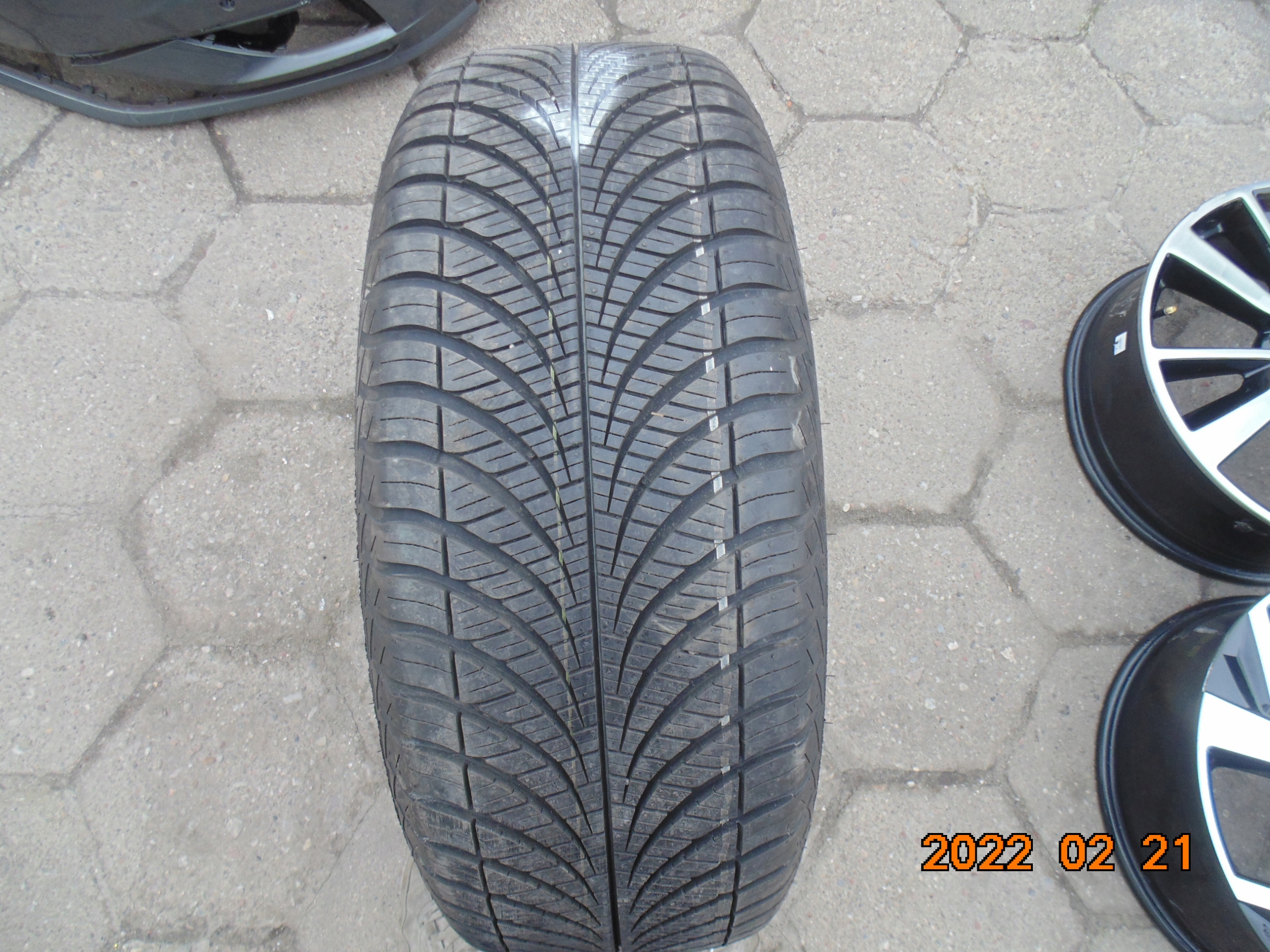 Goodyear Vector4Season GEN-2 255/60/18 108V 20r