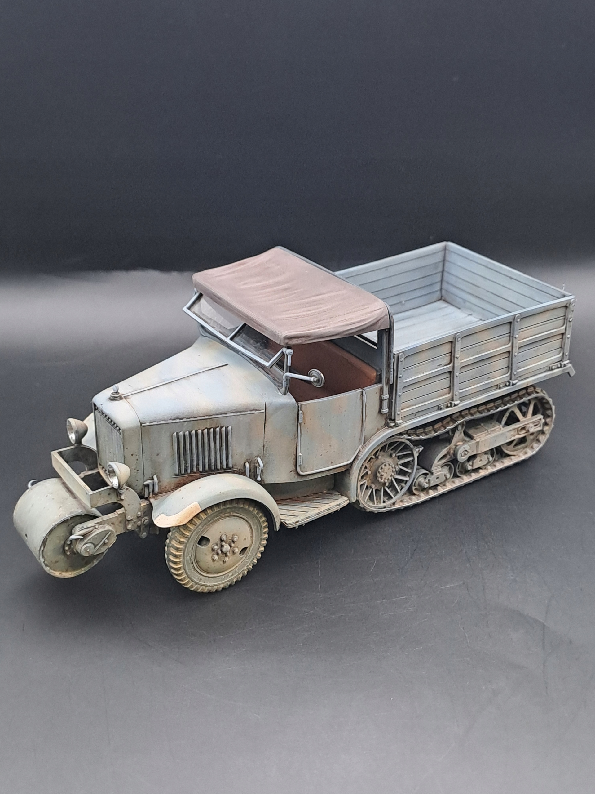 Km ModelKM-48001 Pionierwagen Unic P-107 U.307(f)