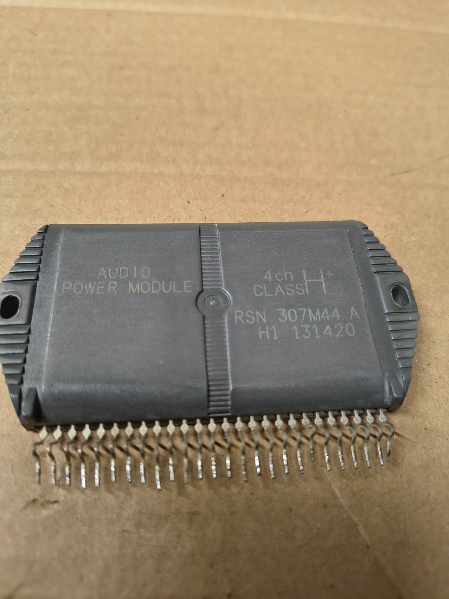 Końcówka mocy RSN307M44