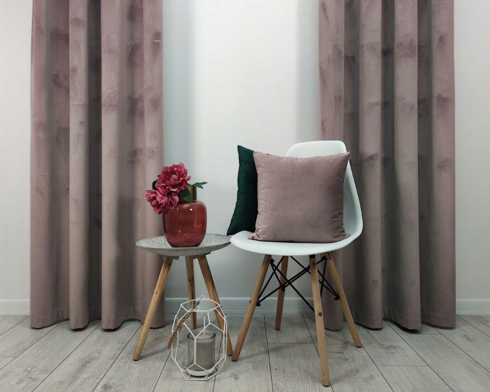

Zasłona gotowa brudny róż 140x250 aksamitna velvet