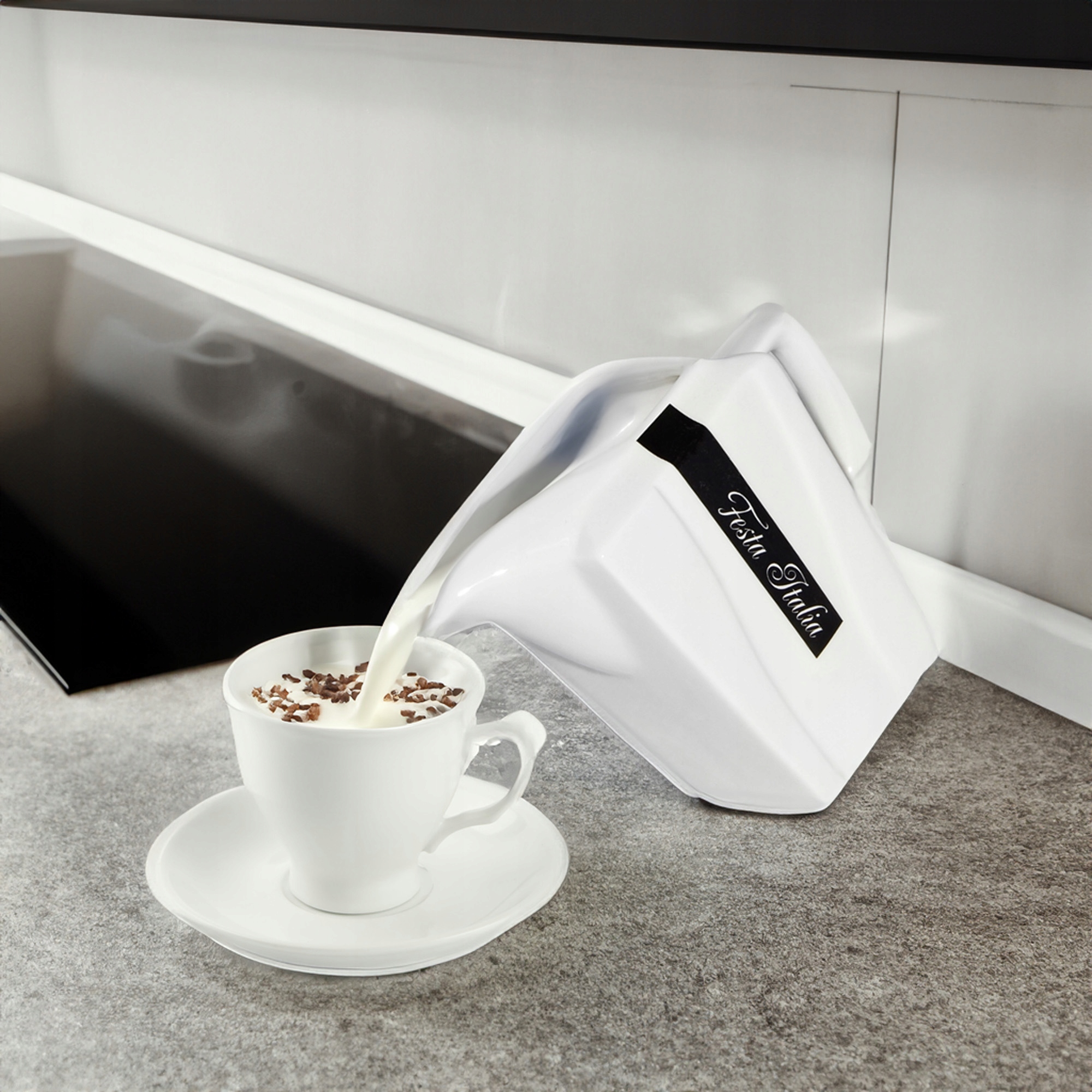 MLECZNIK PORCELANOWY 250ML VIVA DO MLEKA ŚMIETANKI KAWY WODY Z DZIÓBKIEM