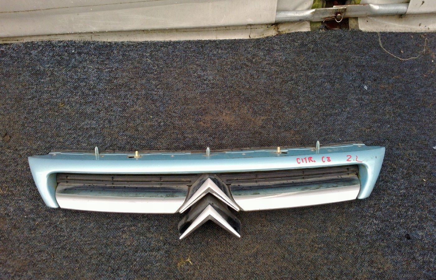 решетка радиатора CITROEN C8 02-07