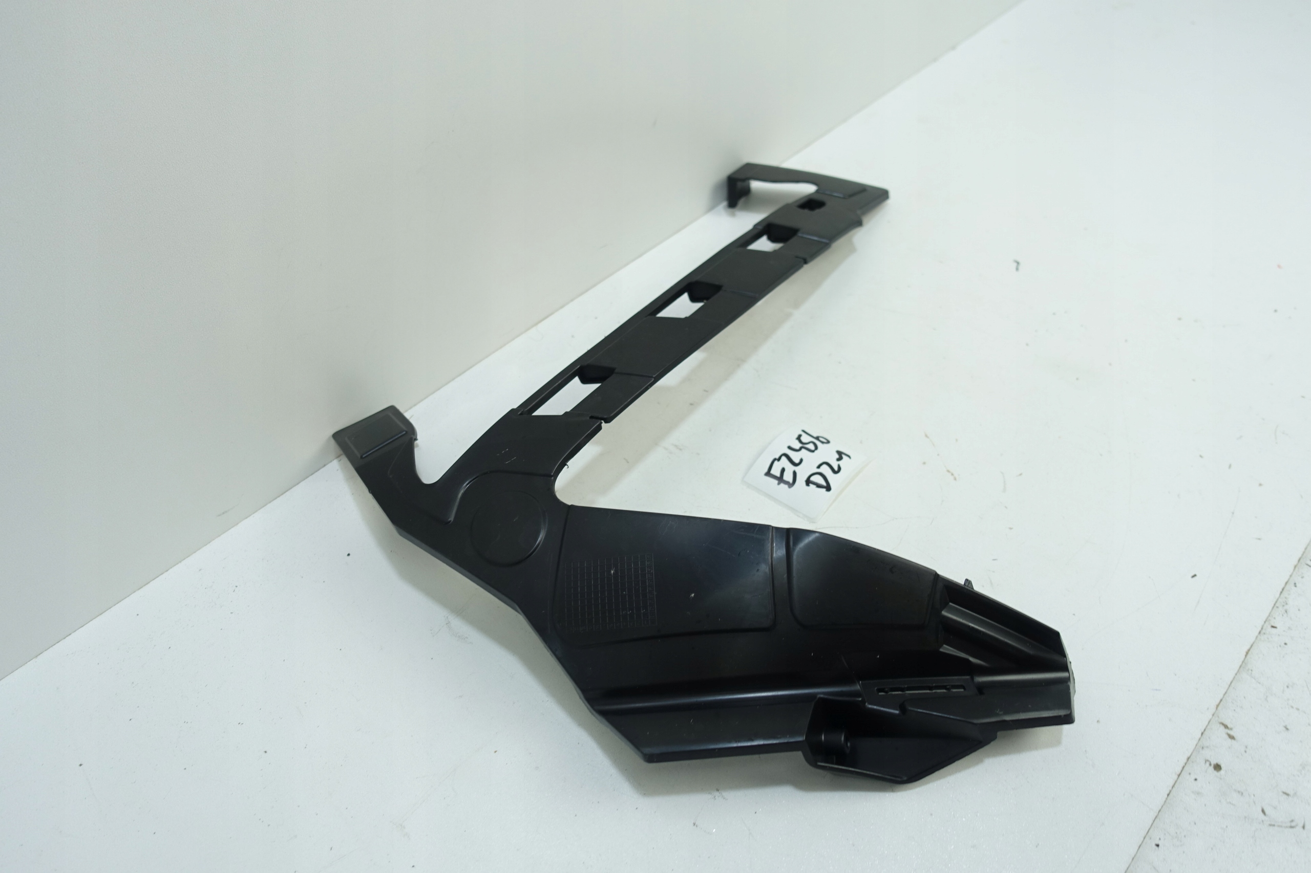 bumper bracket left front HYUNDAI KONA II 2022- 865B3-HF000