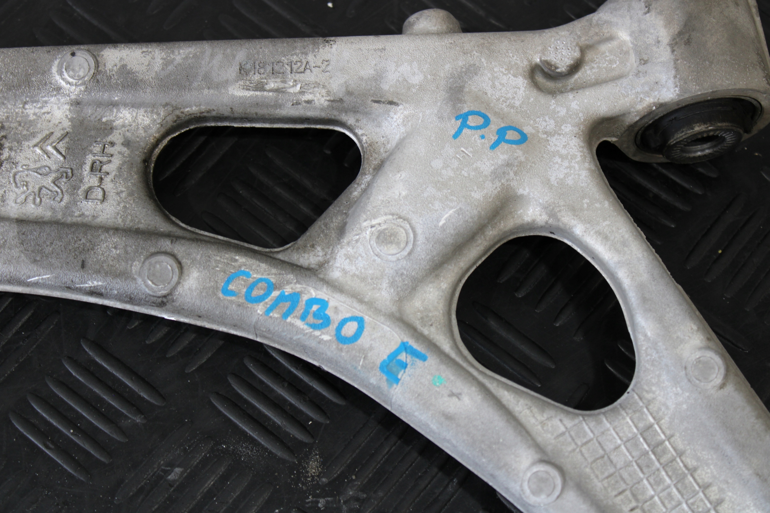 arm right front OPEL COMBO E