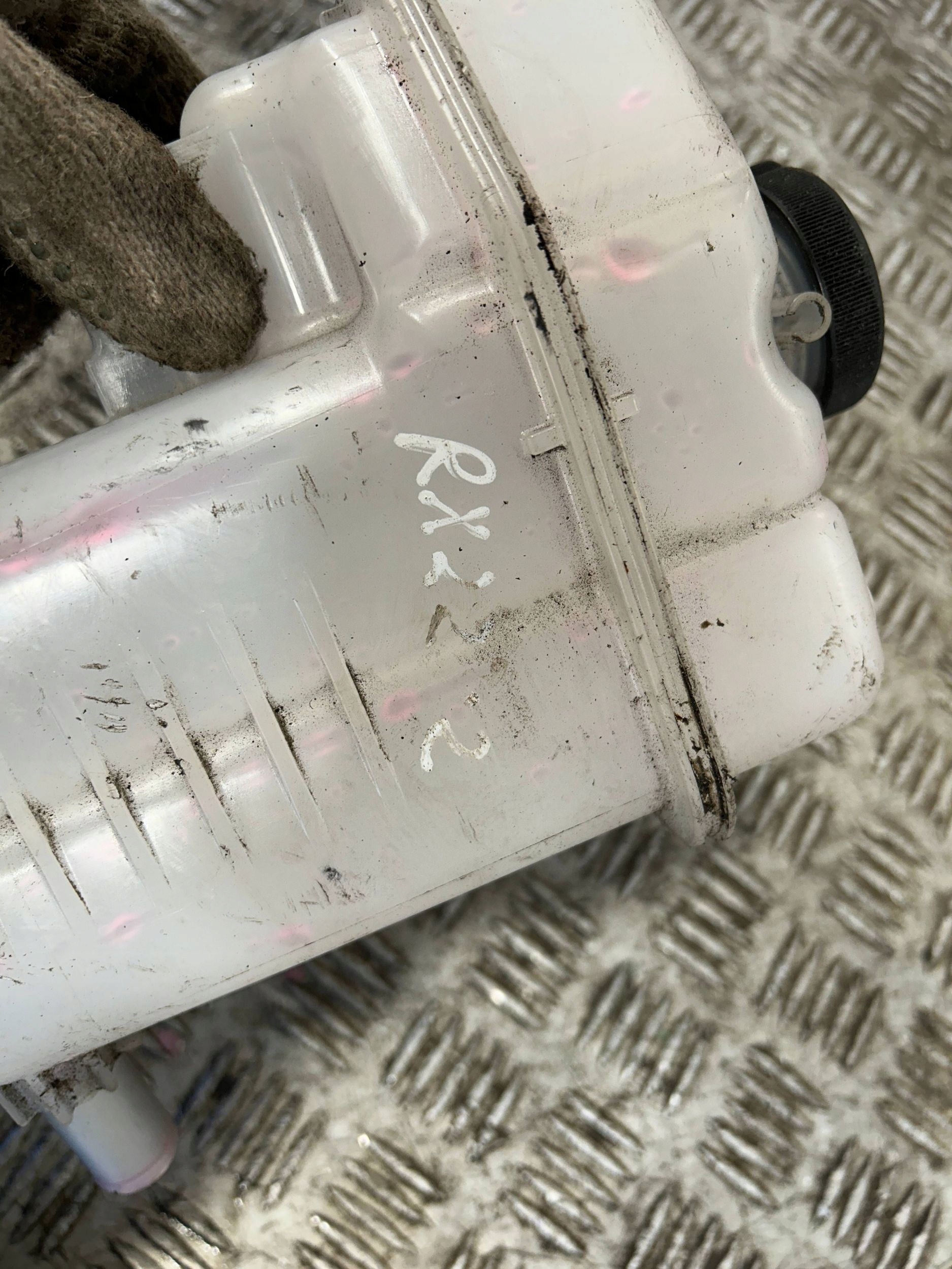 lexus RX V бачок расширительный