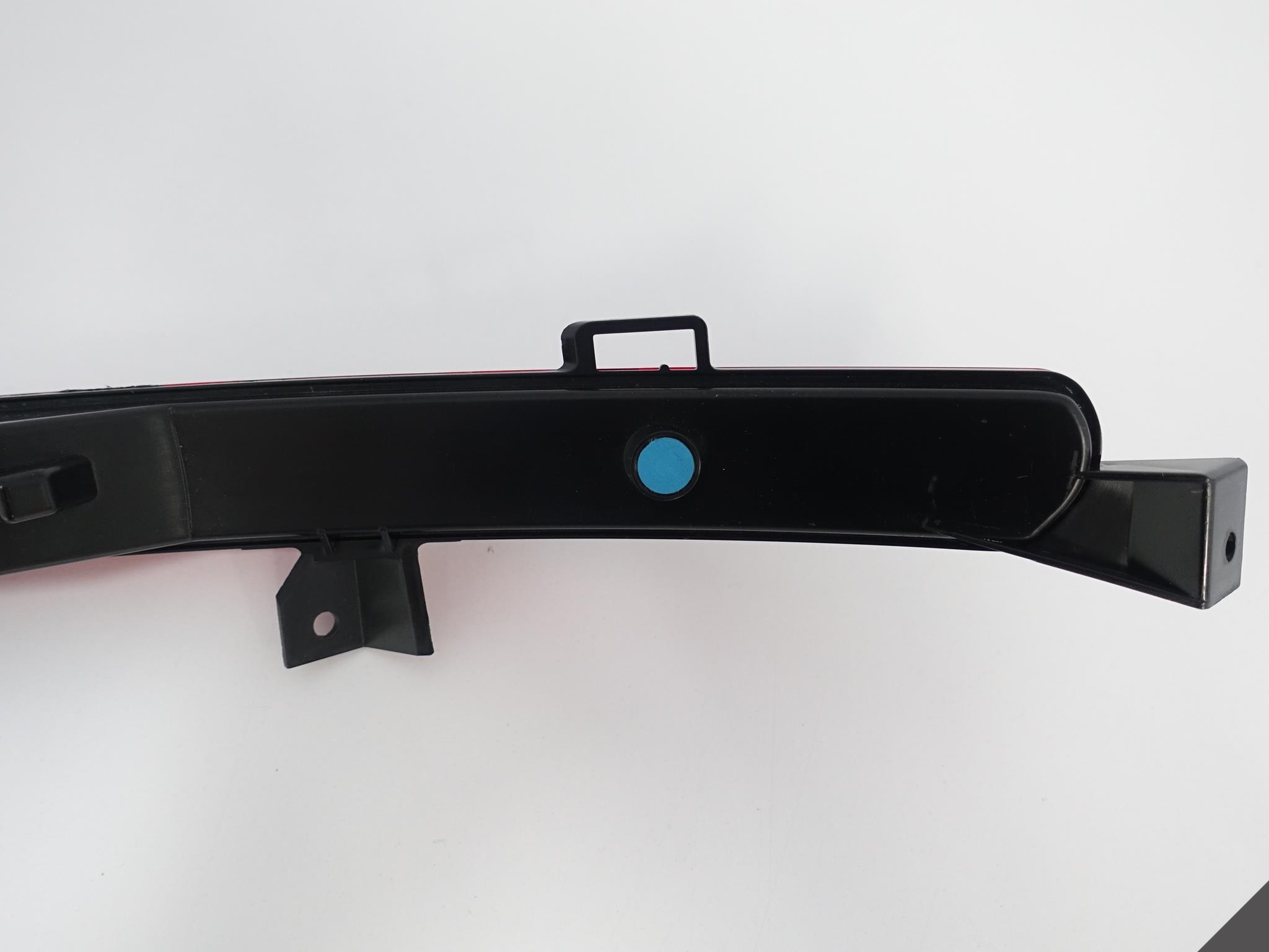 LAMBORGHINI URUS LAMPA LED W ZDERZAK LEWA TYL Installation side left