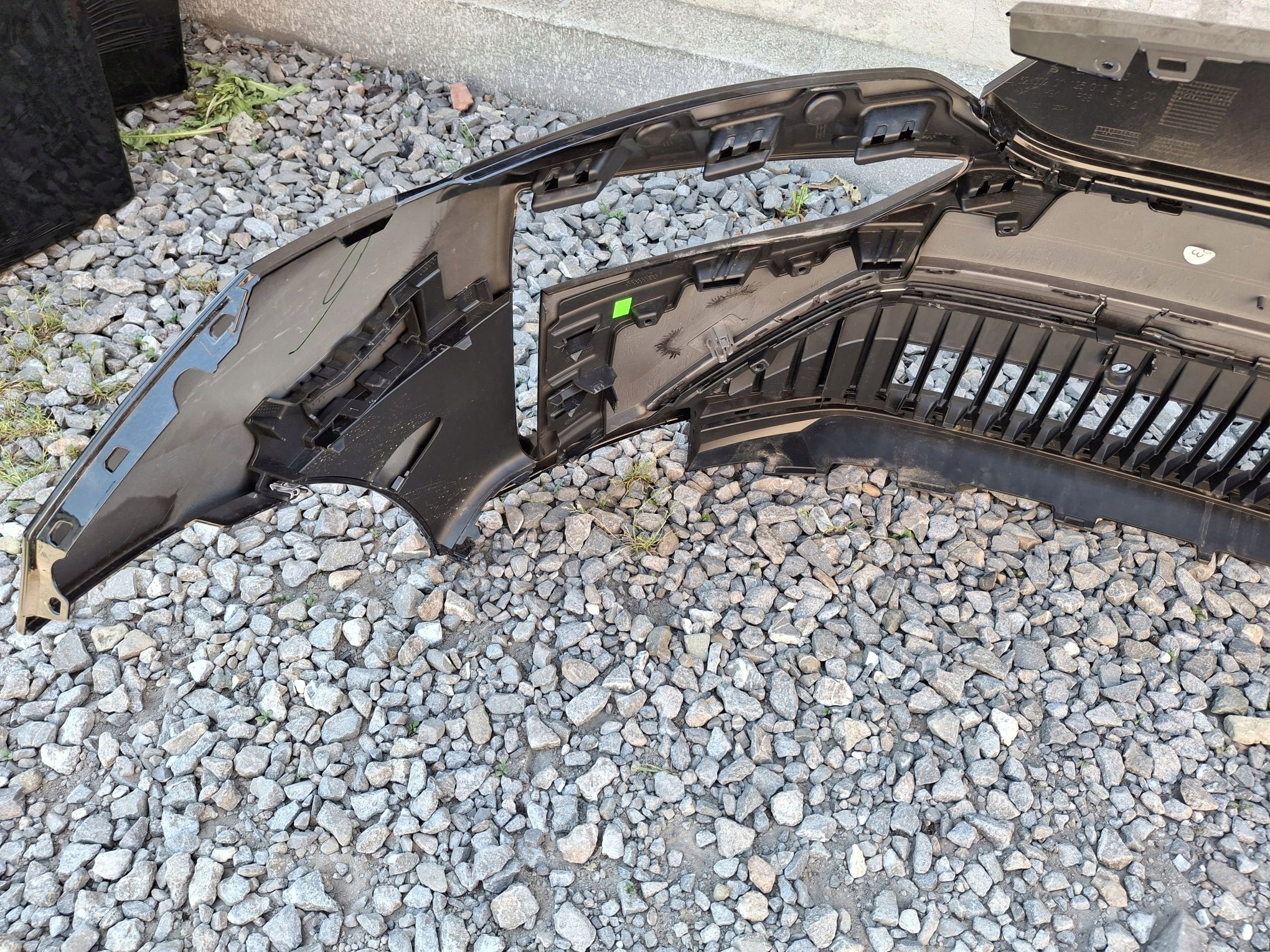 front bumper SKODA ENYAQ LIFT 2025R->
