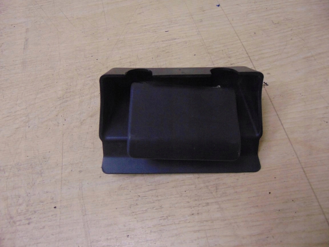 РУЧКА ДВЕРИ ПЕРЕДНЯЯ ПРАВАЯ FORD EXCURSION 2003