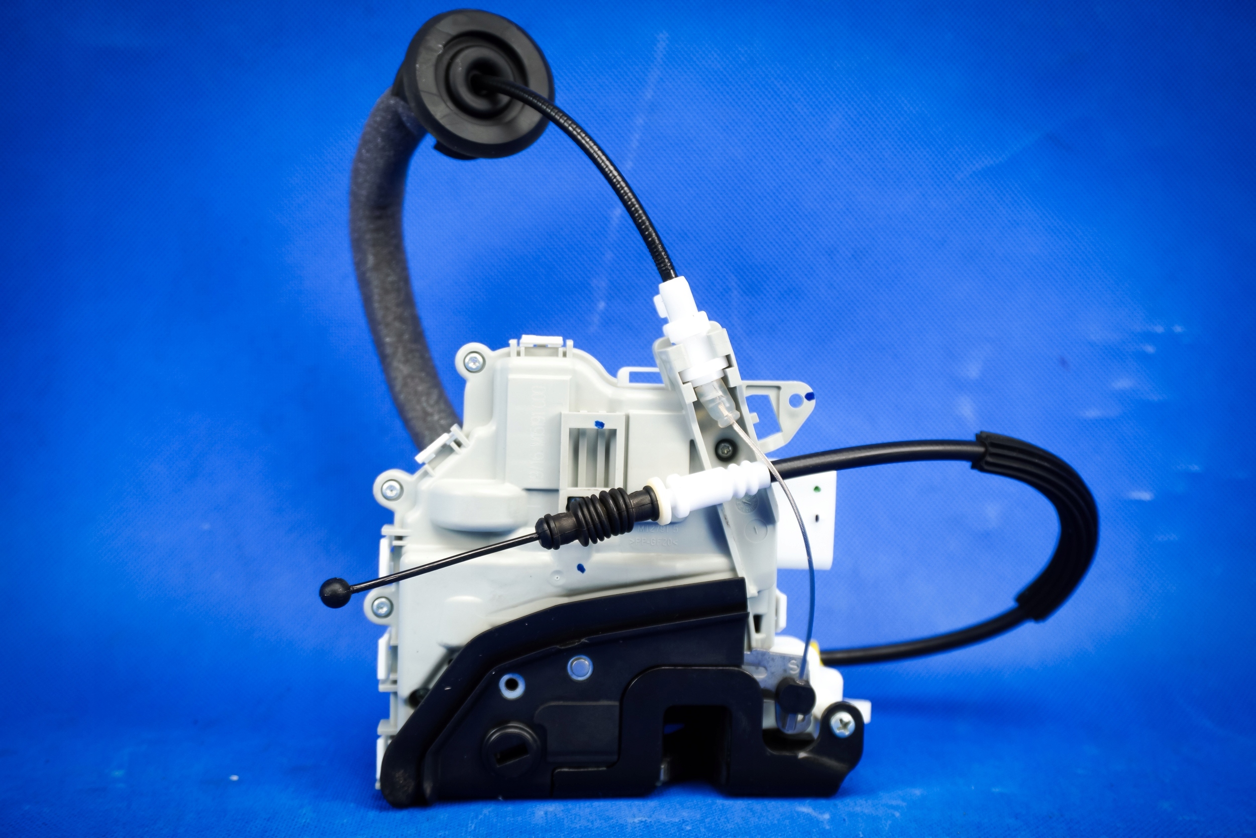 lock door left rear part Audi A3 8V A4 A5 8K0839015H