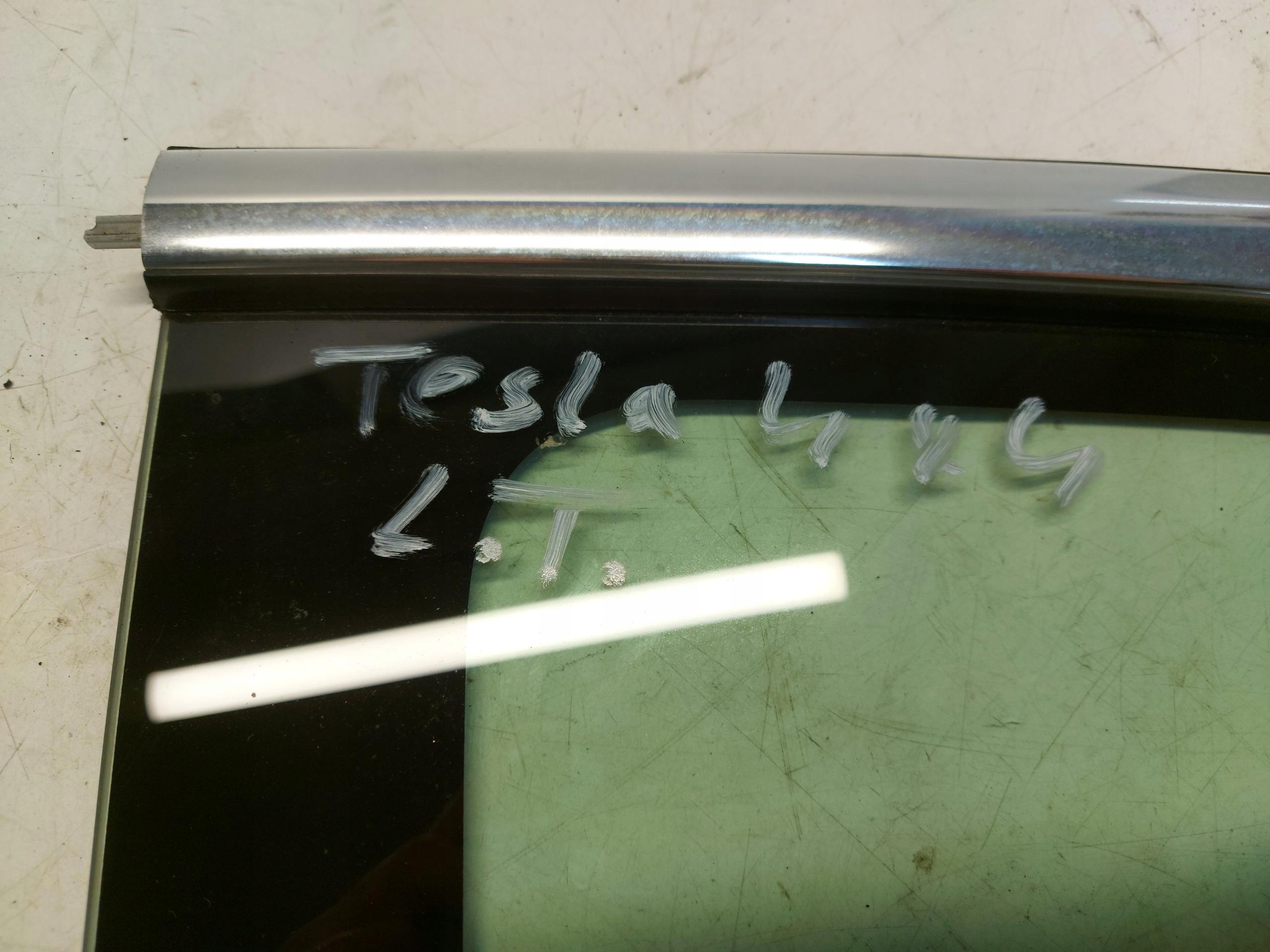 TESLA Model 3 III window bodywork rear part left 2020 AS2