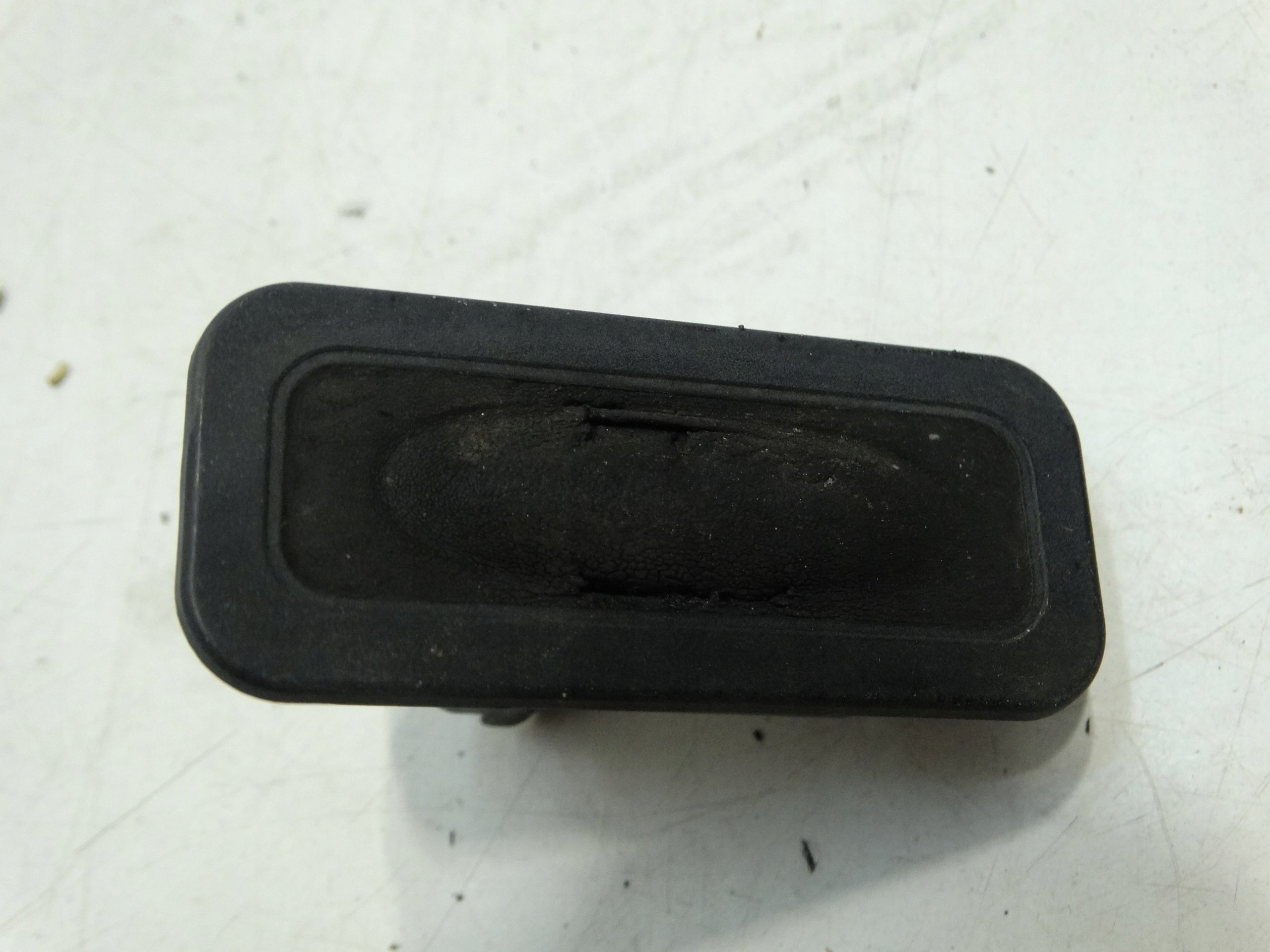 button bonnet boot RENAULT MEGANE III SCENIC III 8200076256D