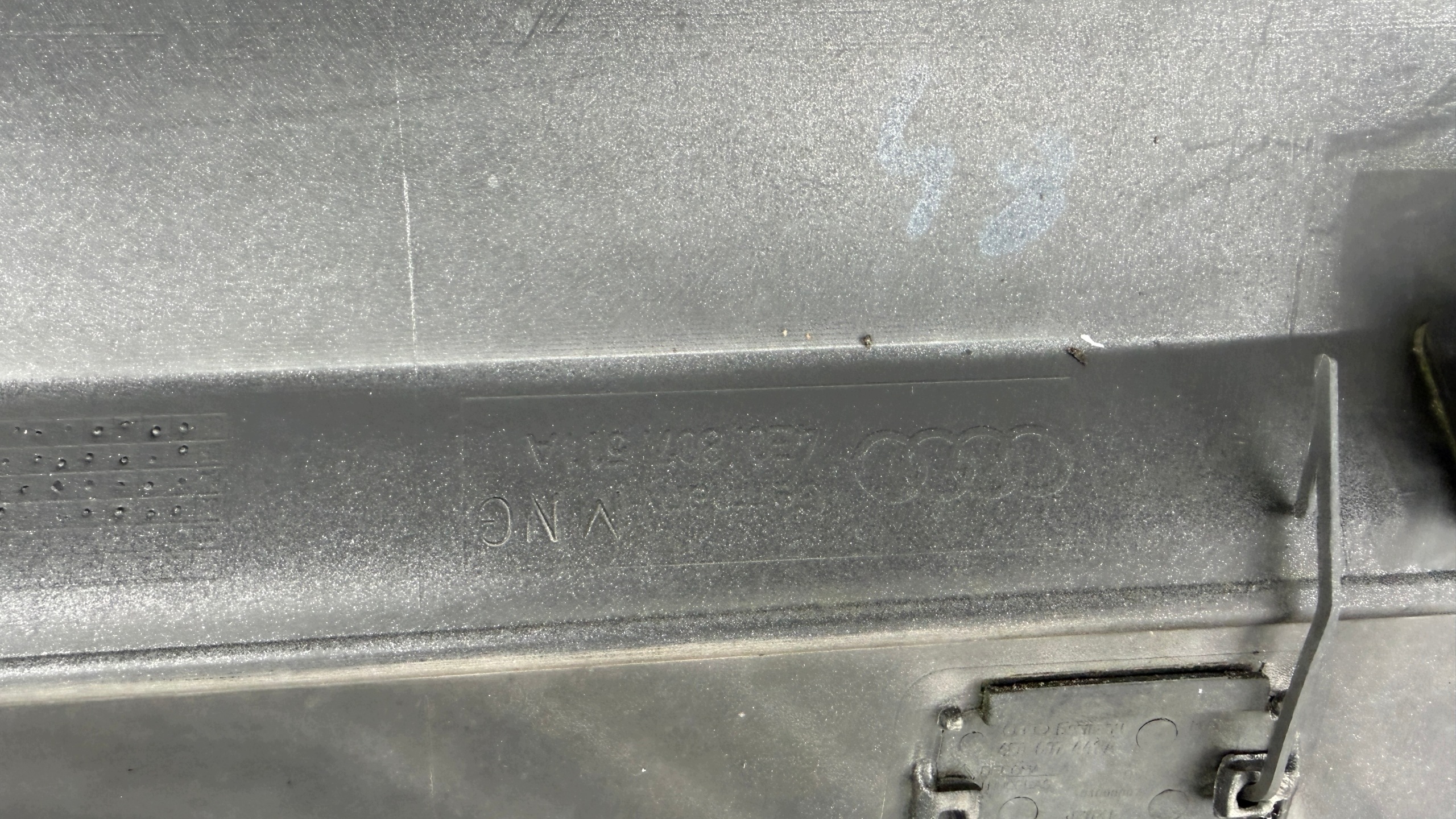 AUDI A8 D3 2004-2010 ROK Stoßstange heck 4E0807511A PB22