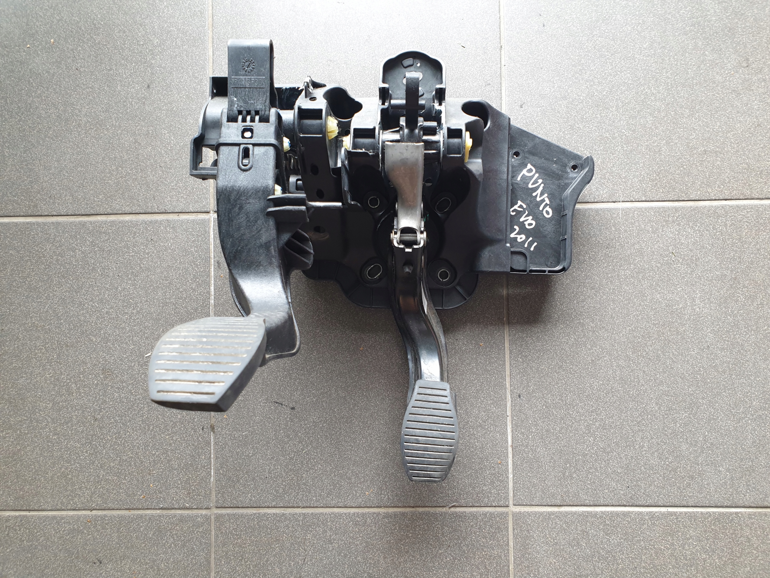 Kupplungspedal Bremse FIAT PUNTO EVO 2011