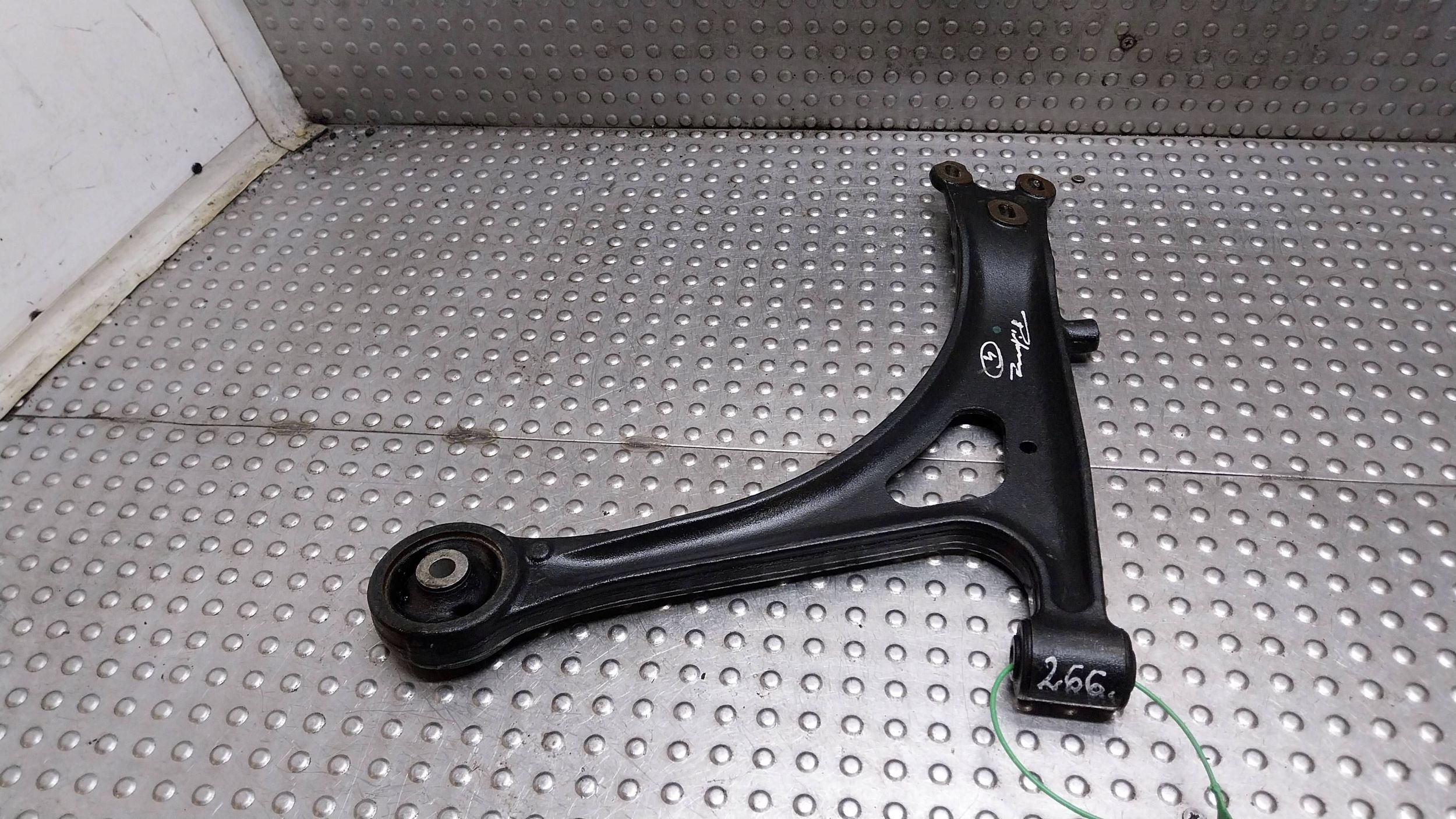 arm right front 8N0407158 AUDI TT 8N
