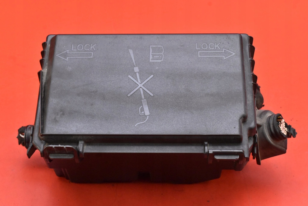 Module fusibles OPEL CORSA D 1.3 CDTI 95 KM 10-20