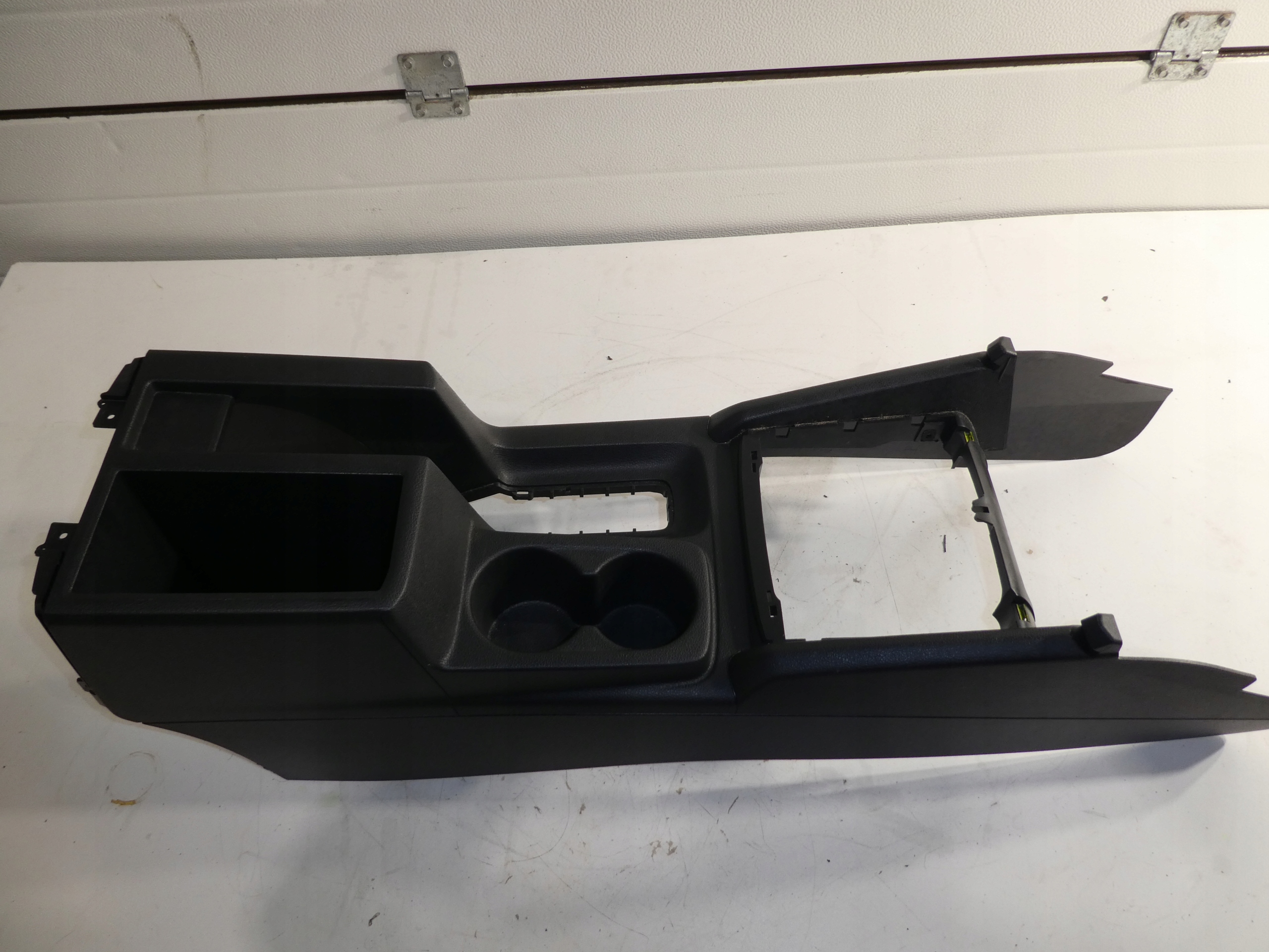 armrest TUNEL central VW AMAROK 2H0863241M
