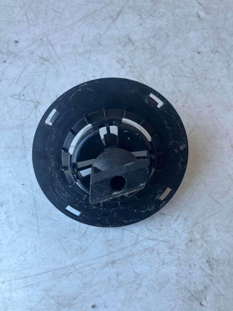 Support plaque Roues de la roue de secours CITROEN C3 III 9816031680