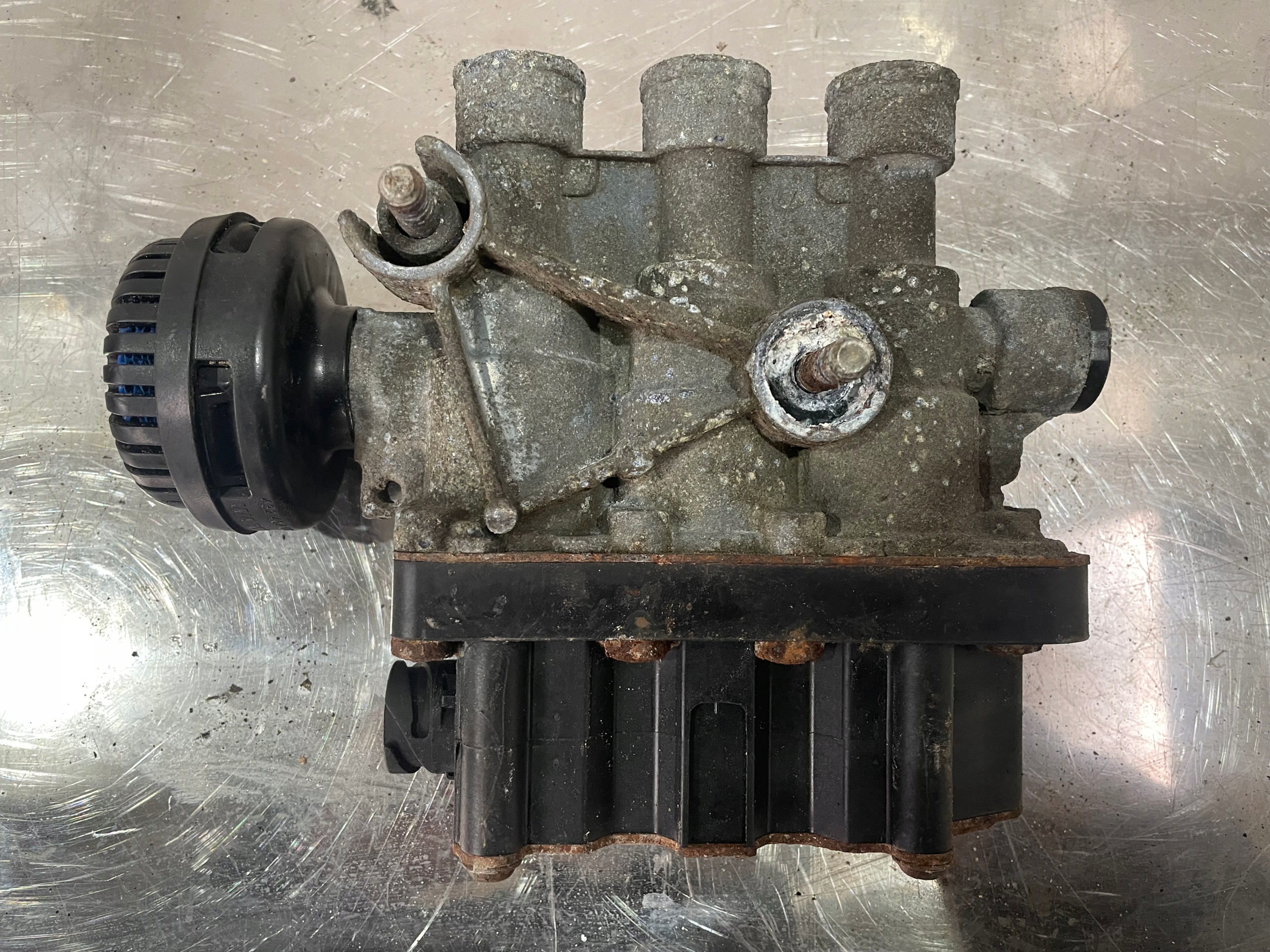 2084509 4728800310 - Клапан подушки подвески ECAS Scania R