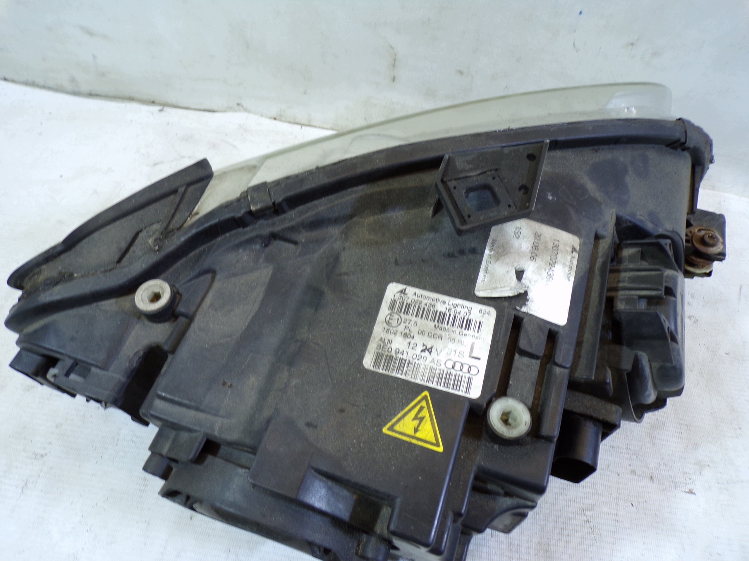 light front front left XENON AUDI A4 B7 (1) (K1)